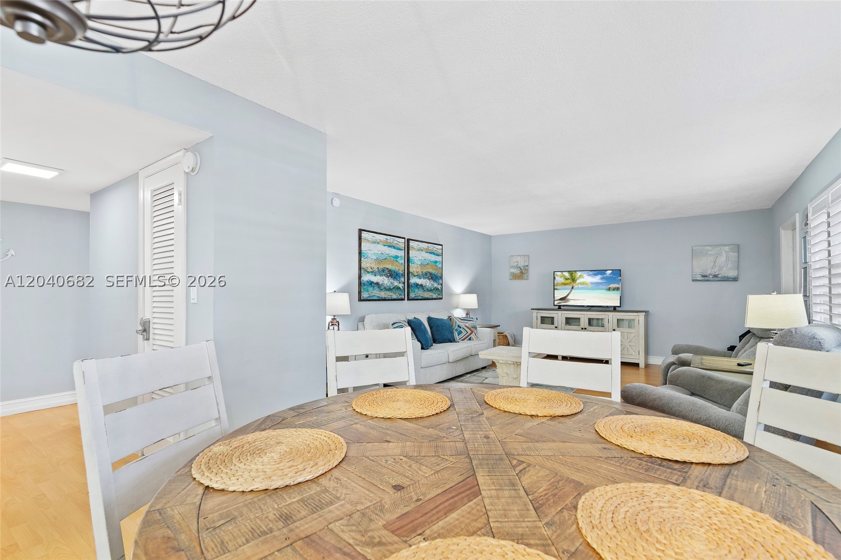 2424 NE 9th St #207, Fort Lauderdale FL 33304