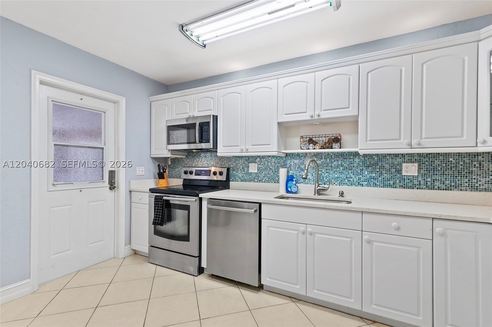 2424 NE 9th St #207, Fort Lauderdale FL 33304