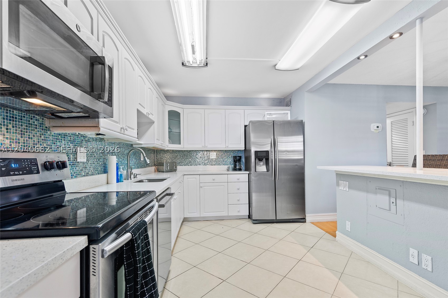 2424 NE 9th St #207, Fort Lauderdale FL 33304