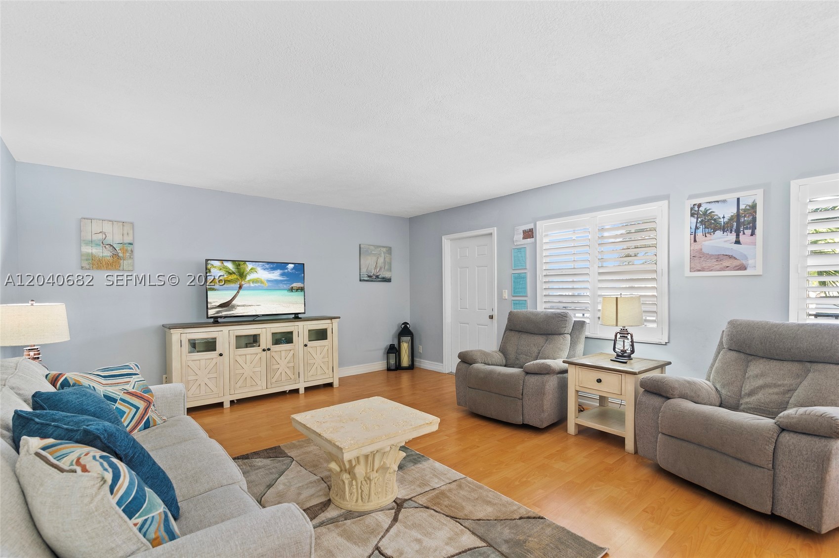 2424 NE 9th St #207, Fort Lauderdale FL 33304