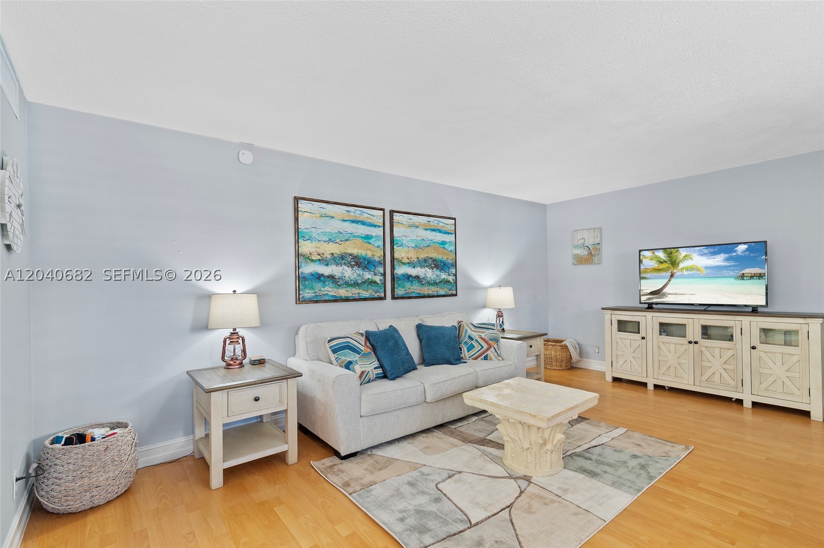 2424 NE 9th St #207, Fort Lauderdale FL 33304