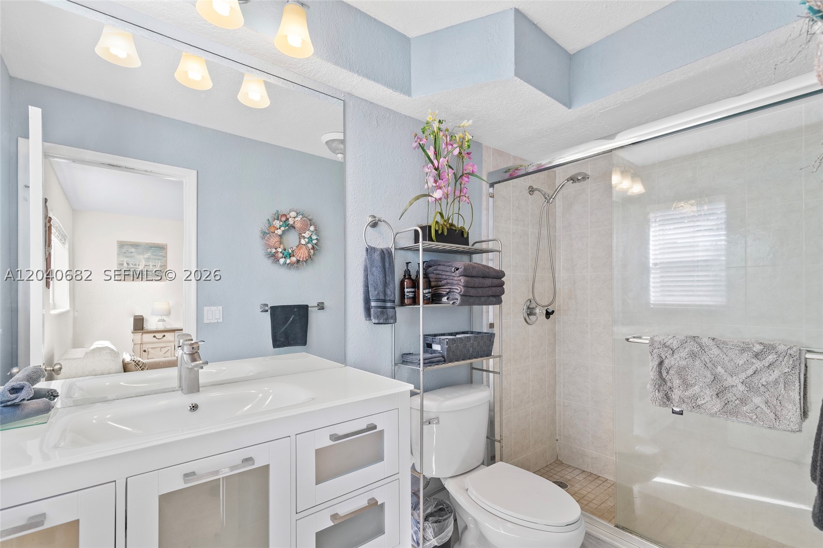 2424 NE 9th St #207, Fort Lauderdale FL 33304
