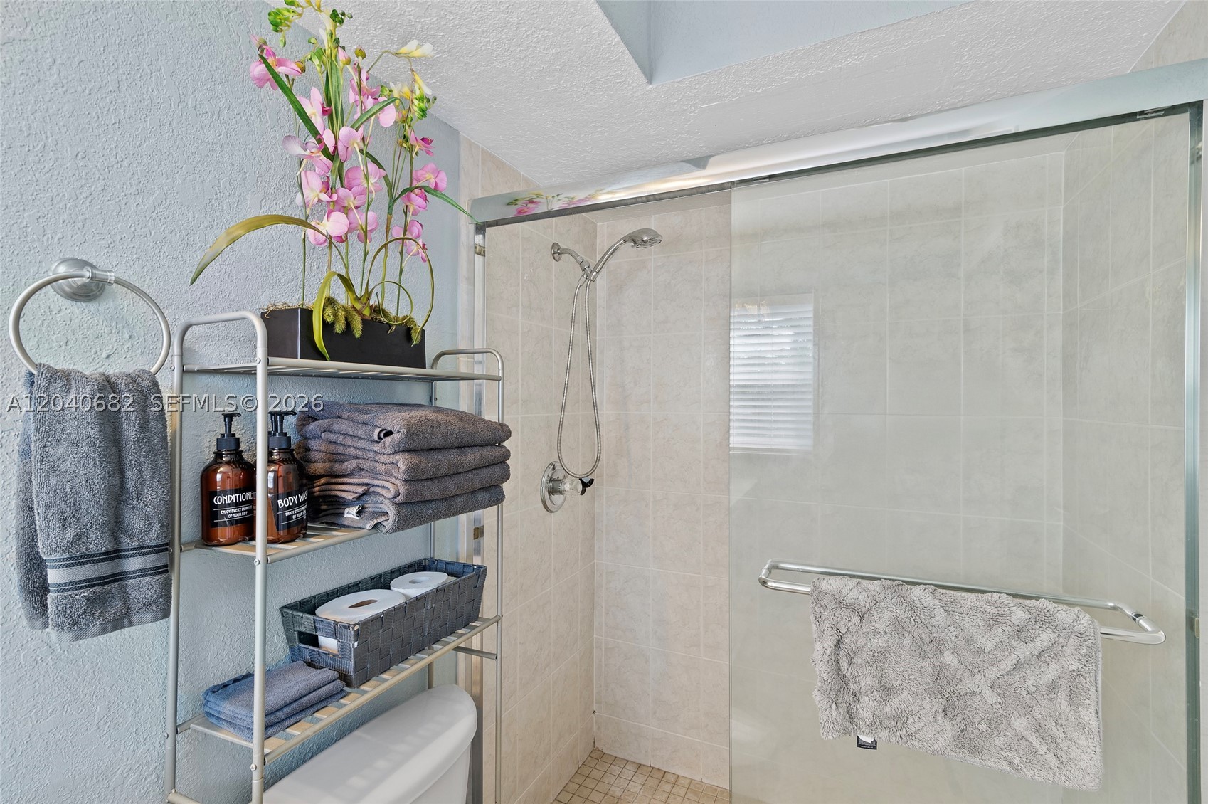 2424 NE 9th St #207, Fort Lauderdale FL 33304