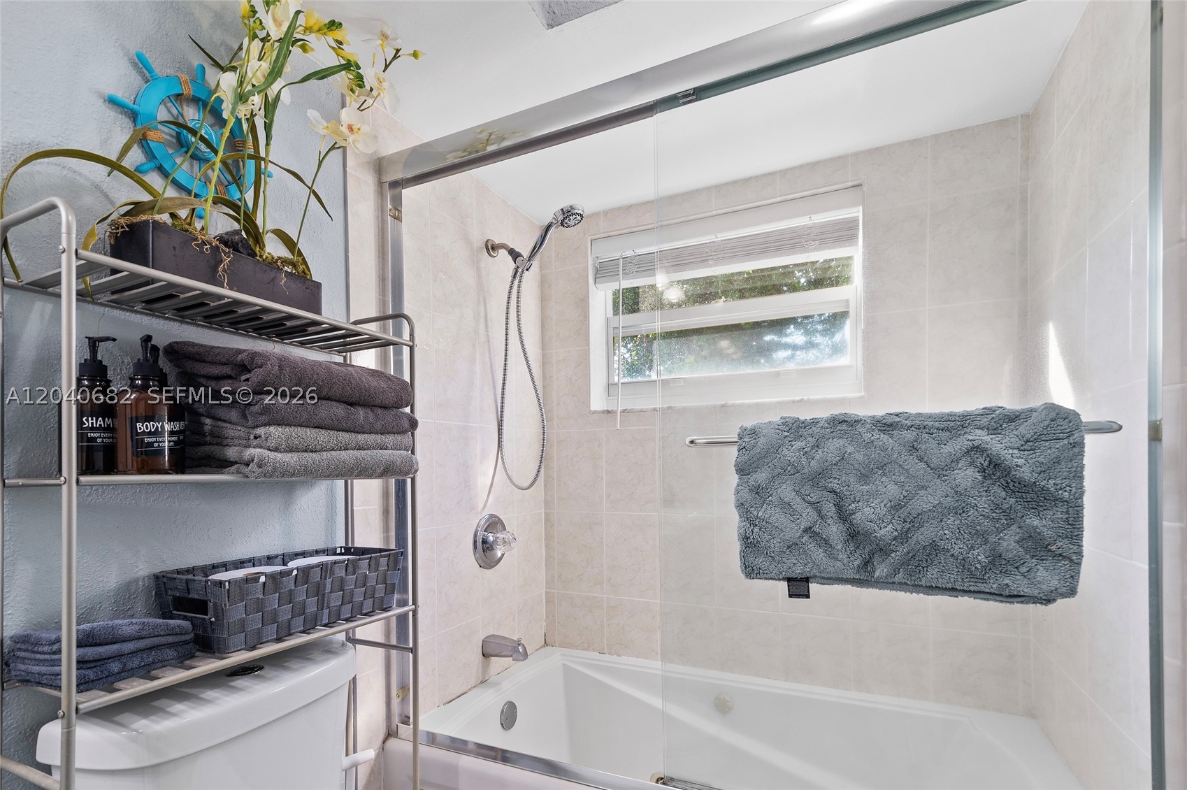 2424 NE 9th St #207, Fort Lauderdale FL 33304