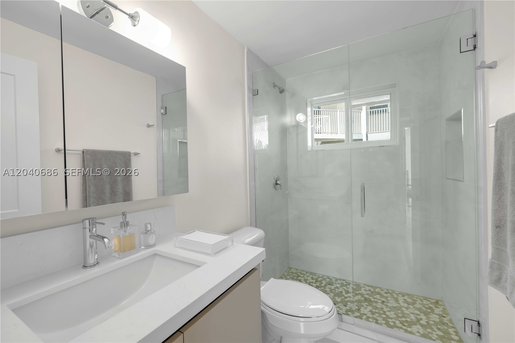 462 Golden Isles Dr #211, Hallandale Beach FL 33009
