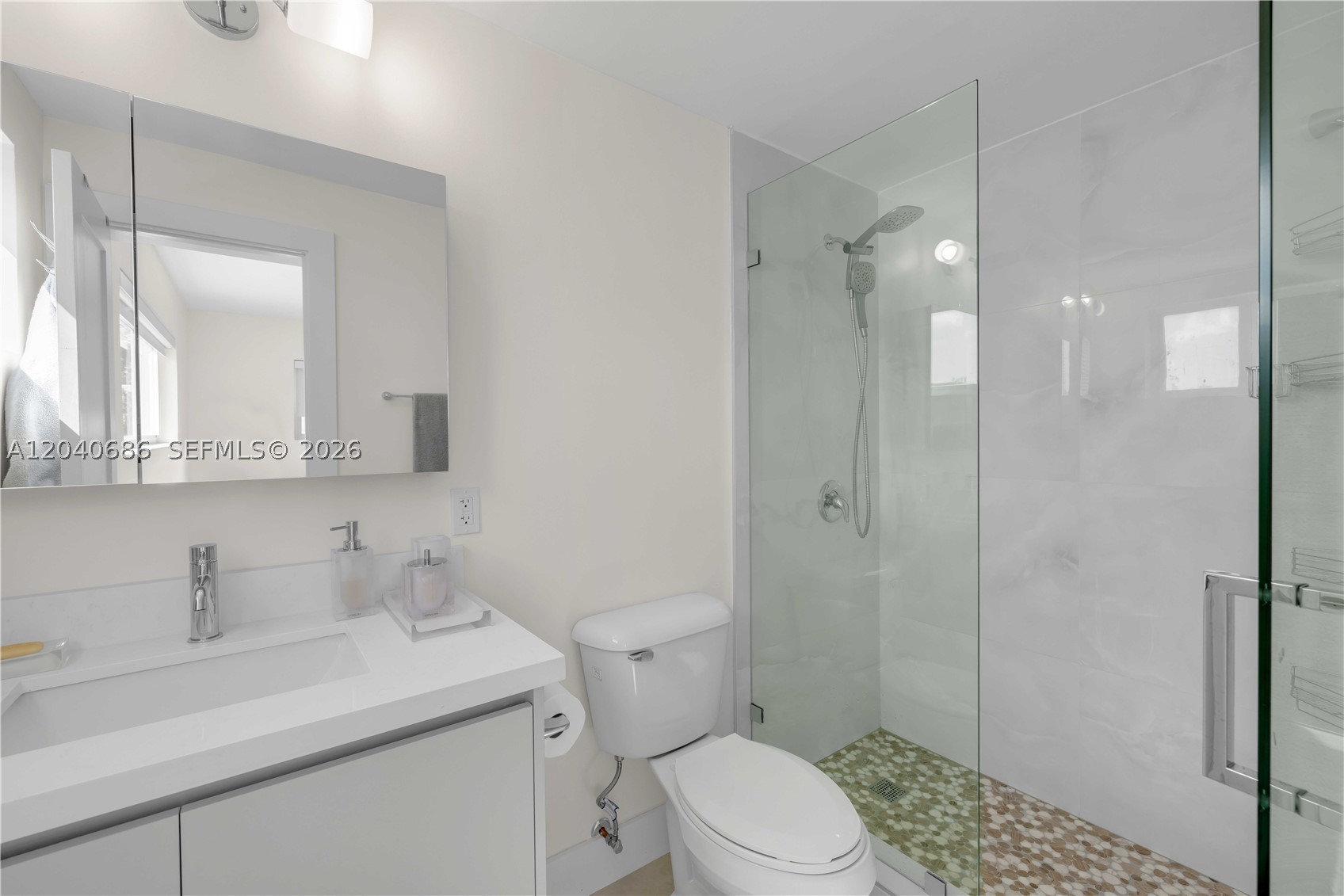 462 Golden Isles Dr #211, Hallandale Beach FL 33009