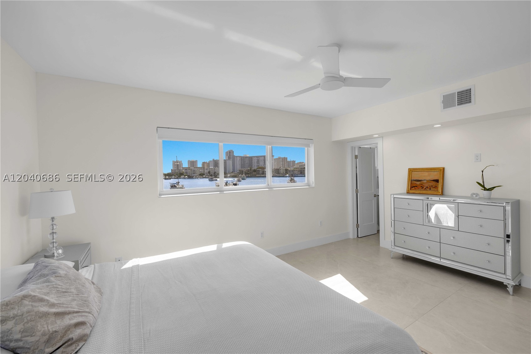 462 Golden Isles Dr #211, Hallandale Beach FL 33009