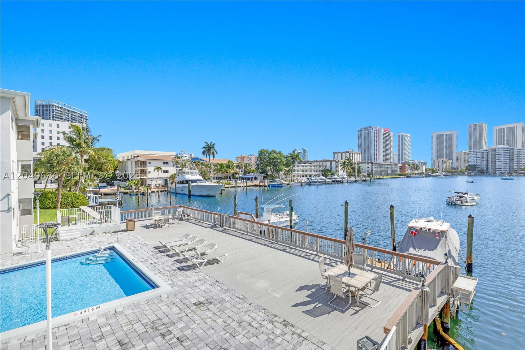 462 Golden Isles Dr #211, Hallandale Beach FL 33009