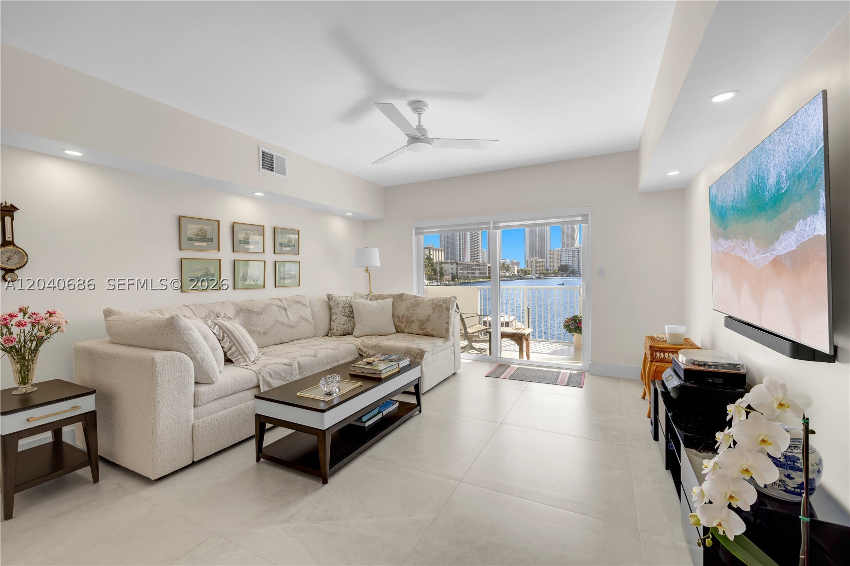 462 Golden Isles Dr #211, Hallandale Beach FL 33009