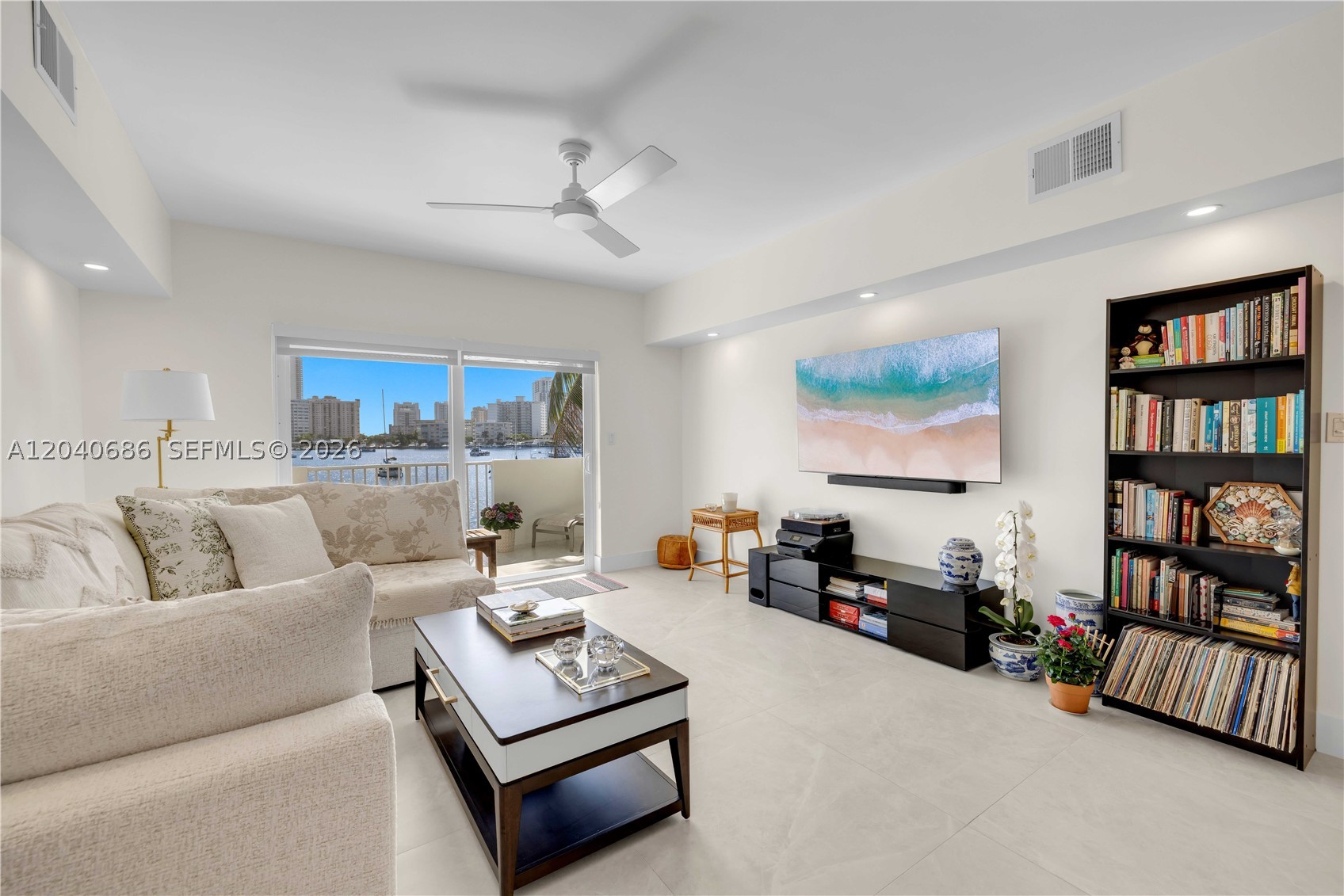 462 Golden Isles Dr #211, Hallandale Beach FL 33009