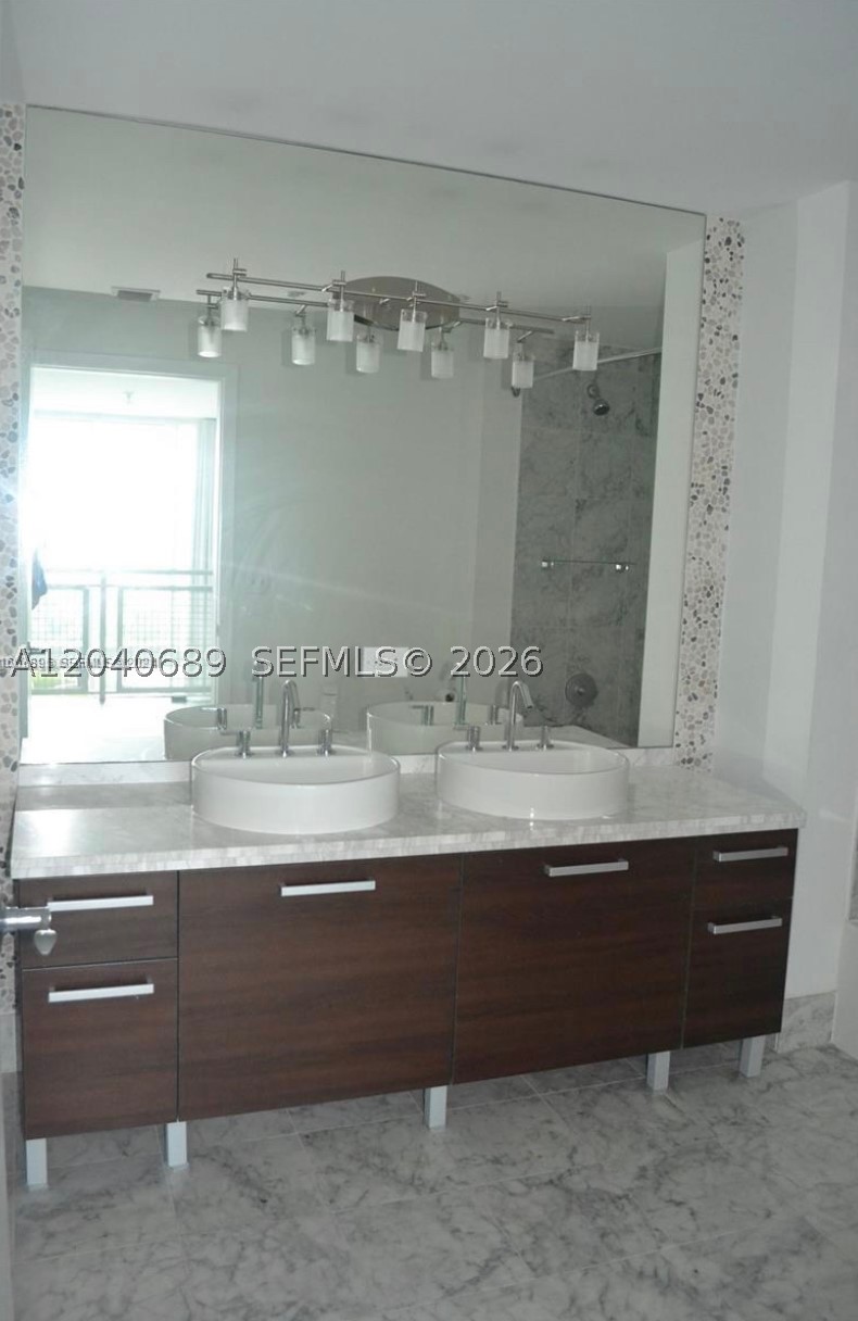 253 NE 2nd St #632, Miami FL 33132