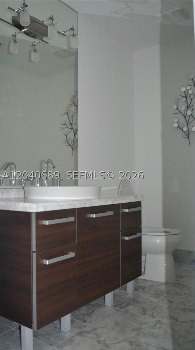 253 NE 2nd St #632, Miami FL 33132