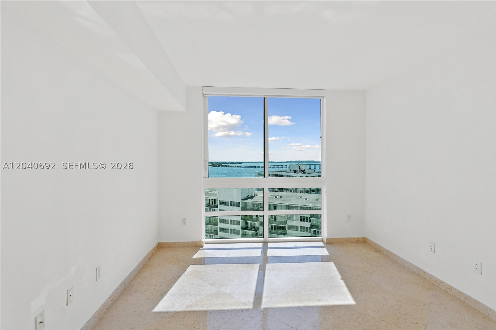 218 SE 14th St #1803, Miami FL 33131