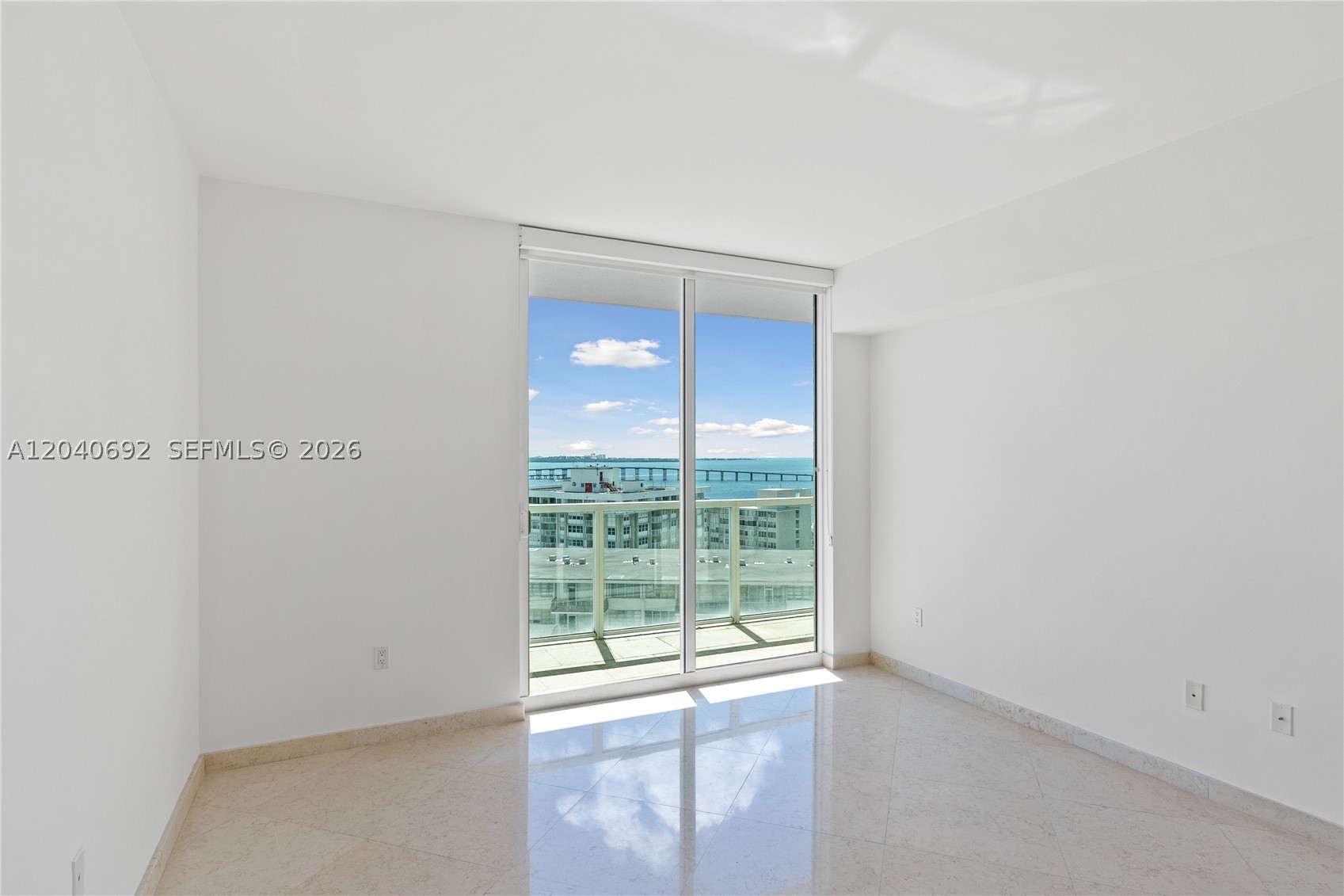 218 SE 14th St #1803, Miami FL 33131