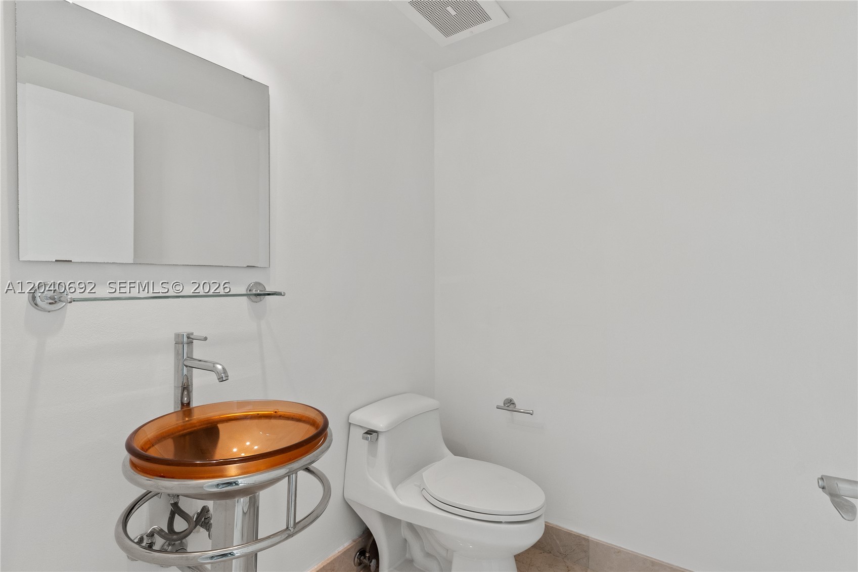 218 SE 14th St #1803, Miami FL 33131