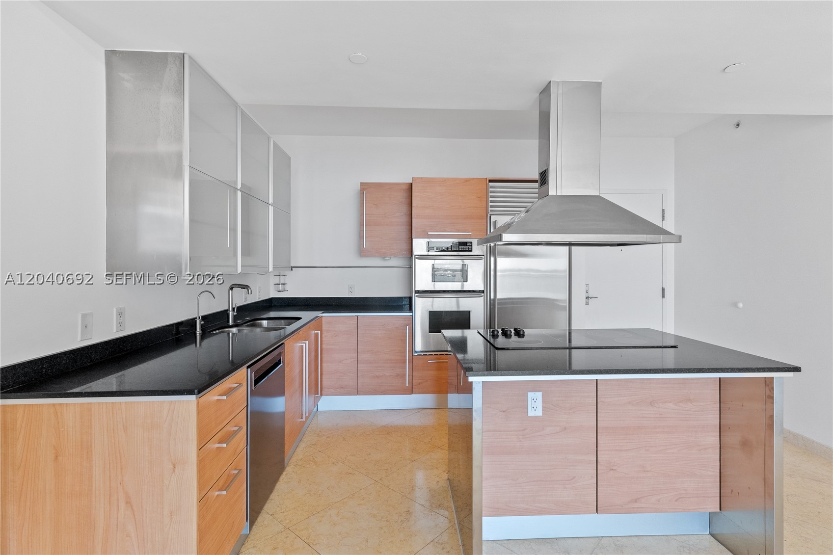 218 SE 14th St #1803, Miami FL 33131