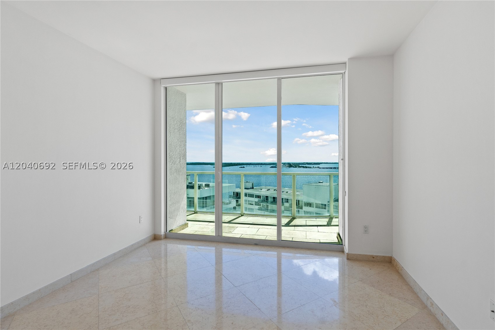 218 SE 14th St #1803, Miami FL 33131