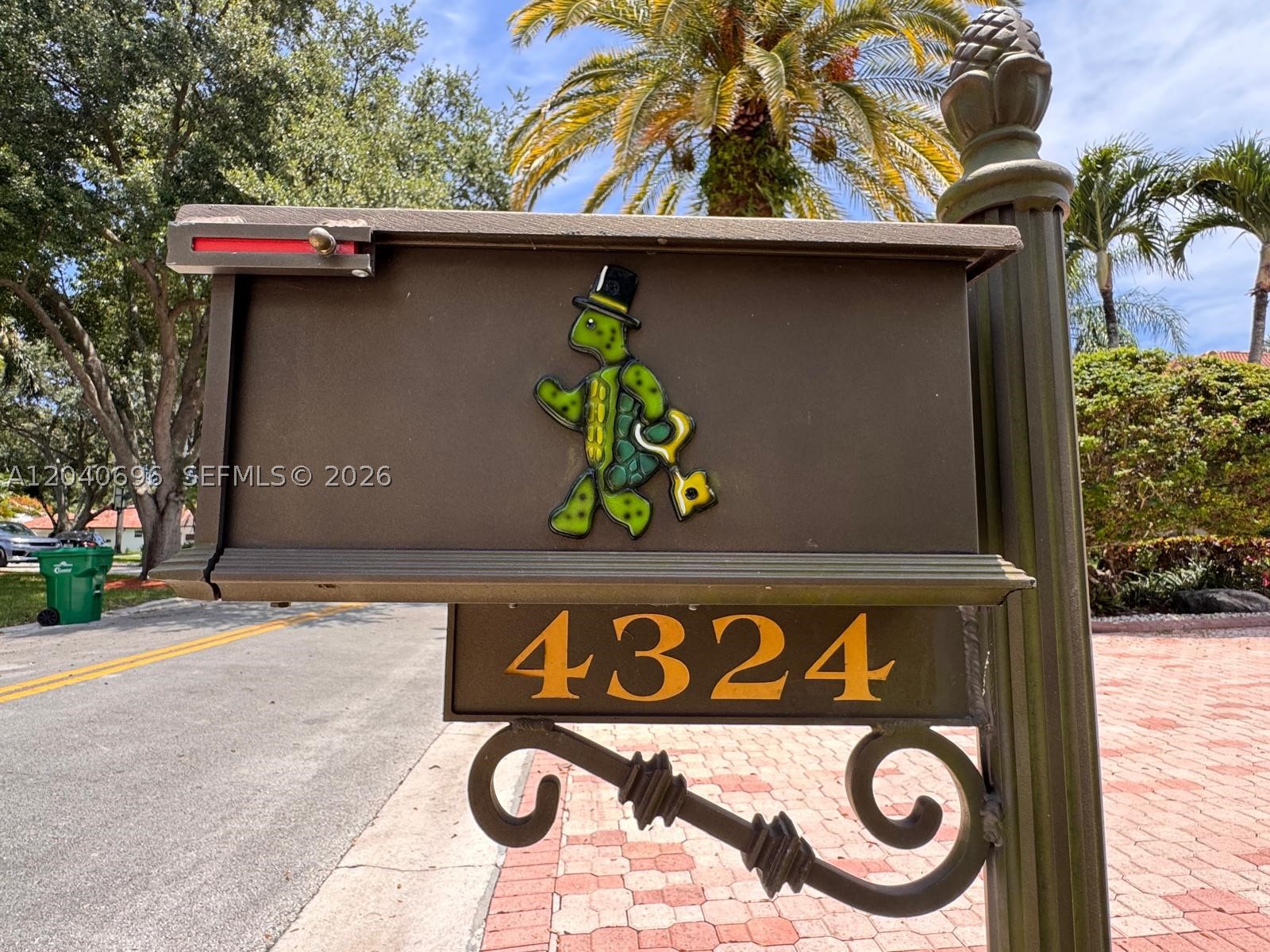 4324 NW 65th Ter, Coral Springs FL 33067