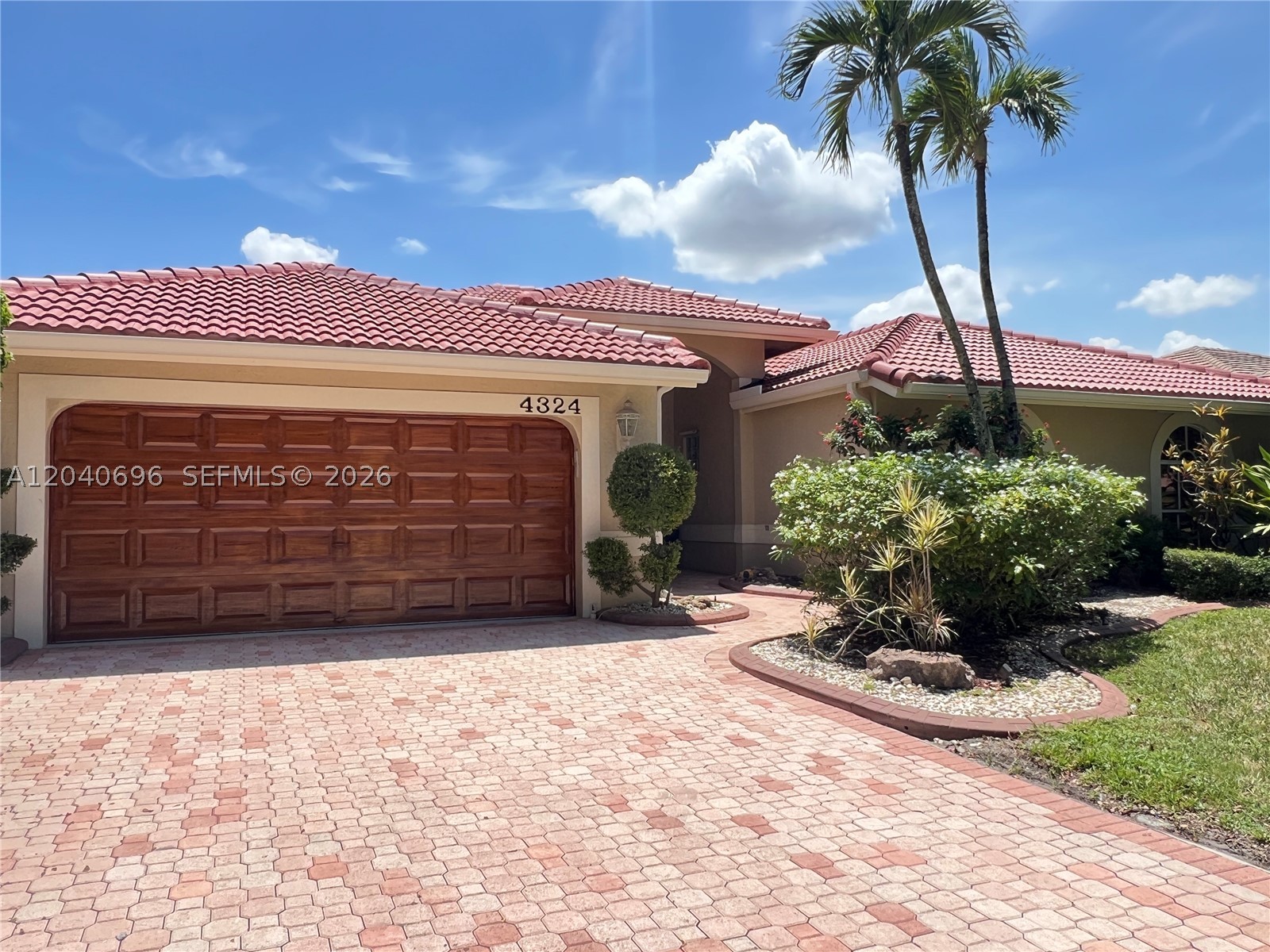 4324 NW 65th Ter, Coral Springs FL 33067