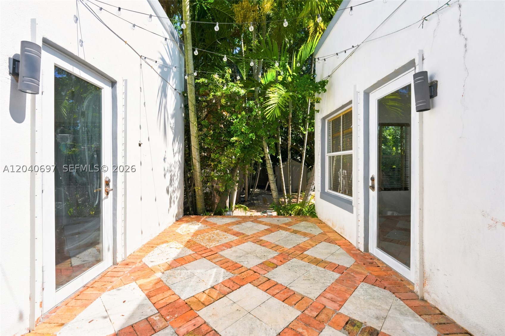 160 NE 44th St #1, Miami FL 33137