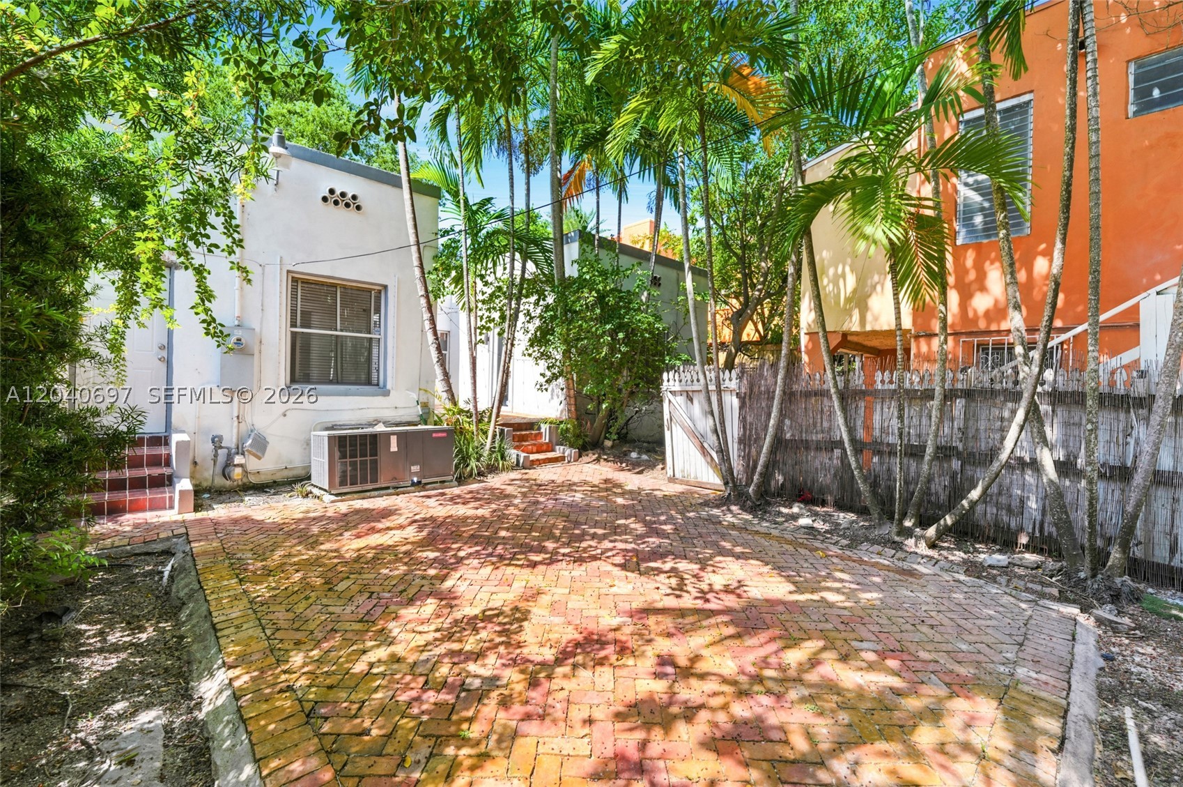 160 NE 44th St #1, Miami FL 33137