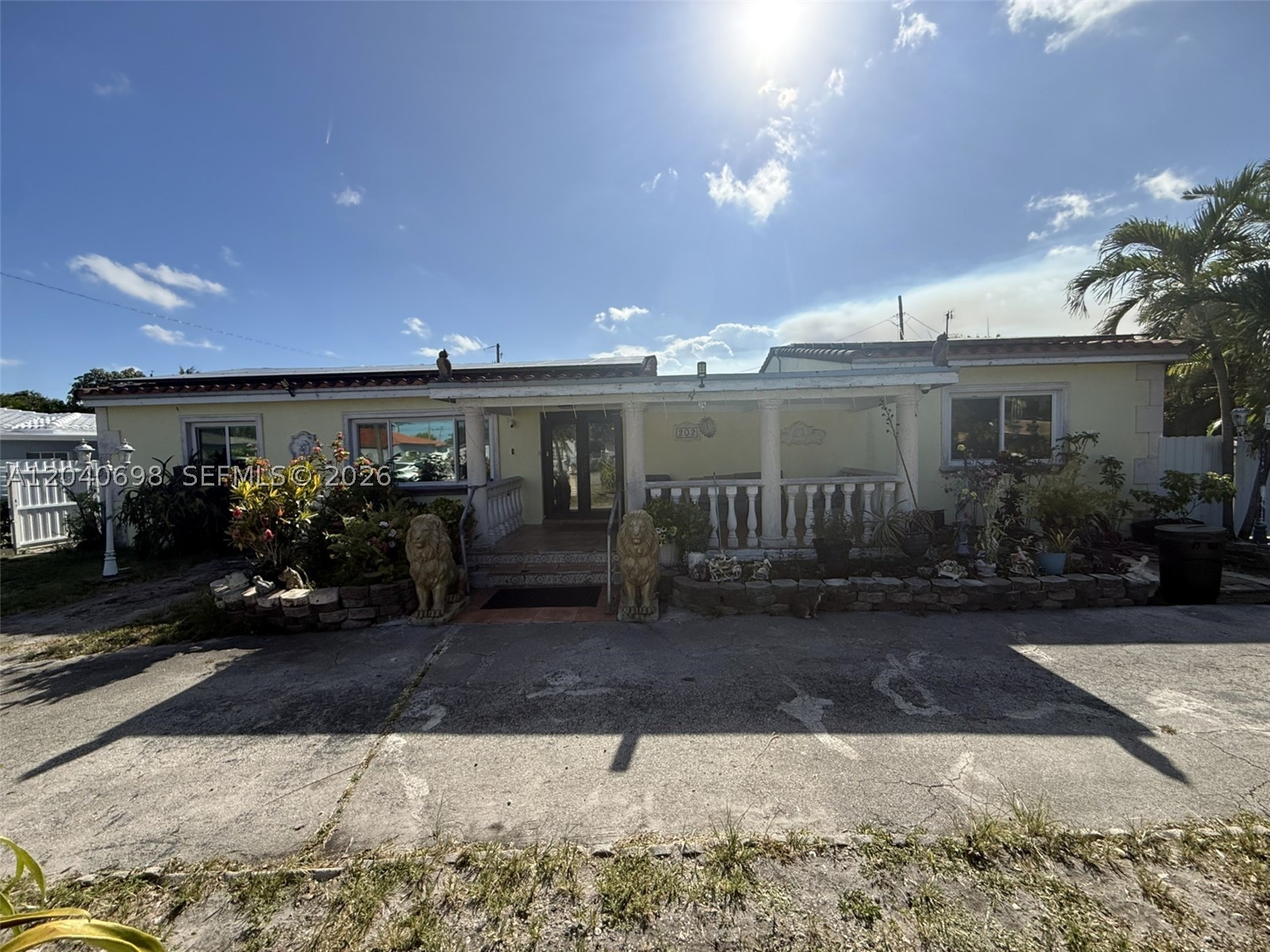 202 To To Lo Chee Dr, Hialeah FL 33010