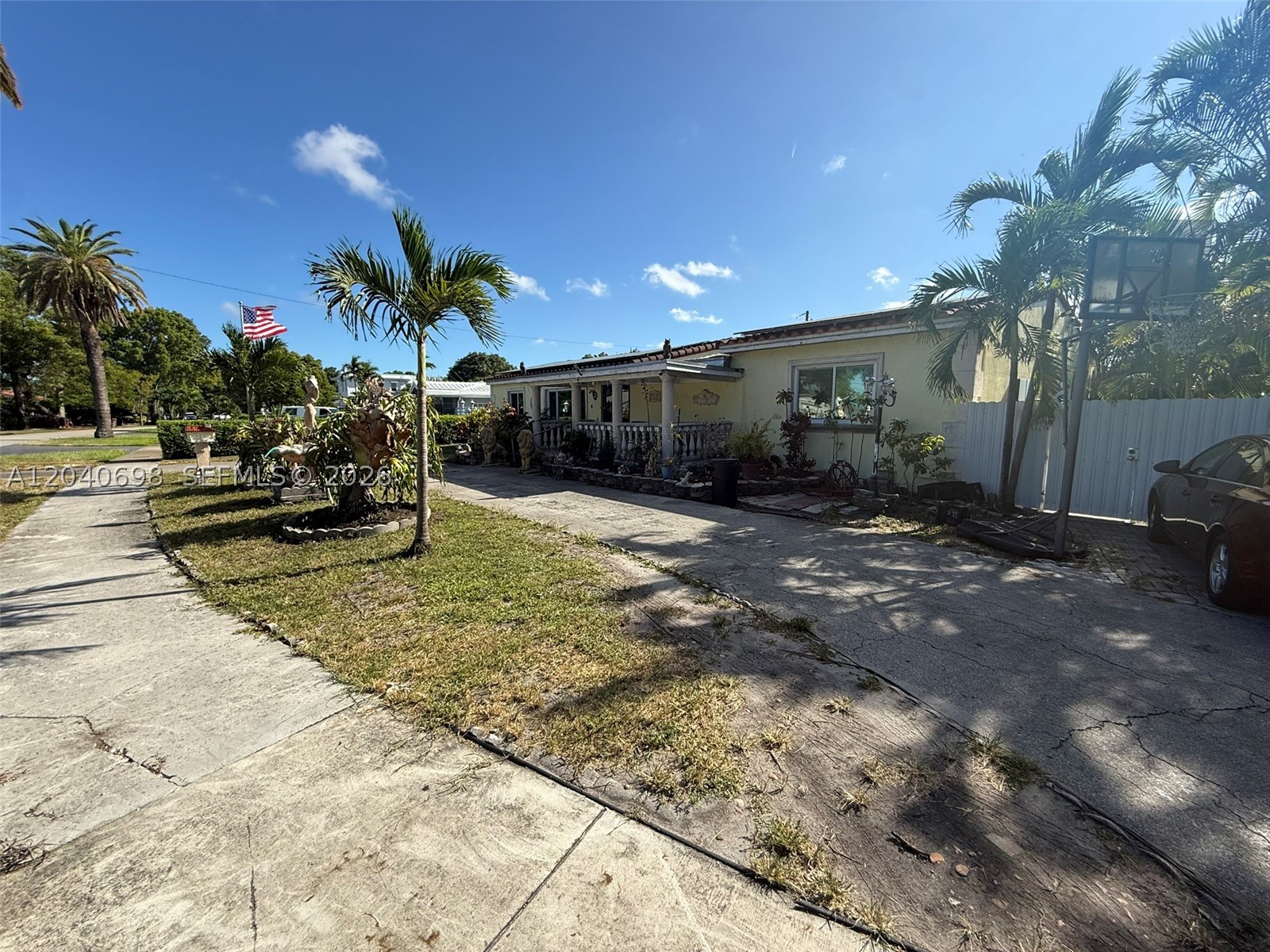 202 To To Lo Chee Dr, Hialeah FL 33010