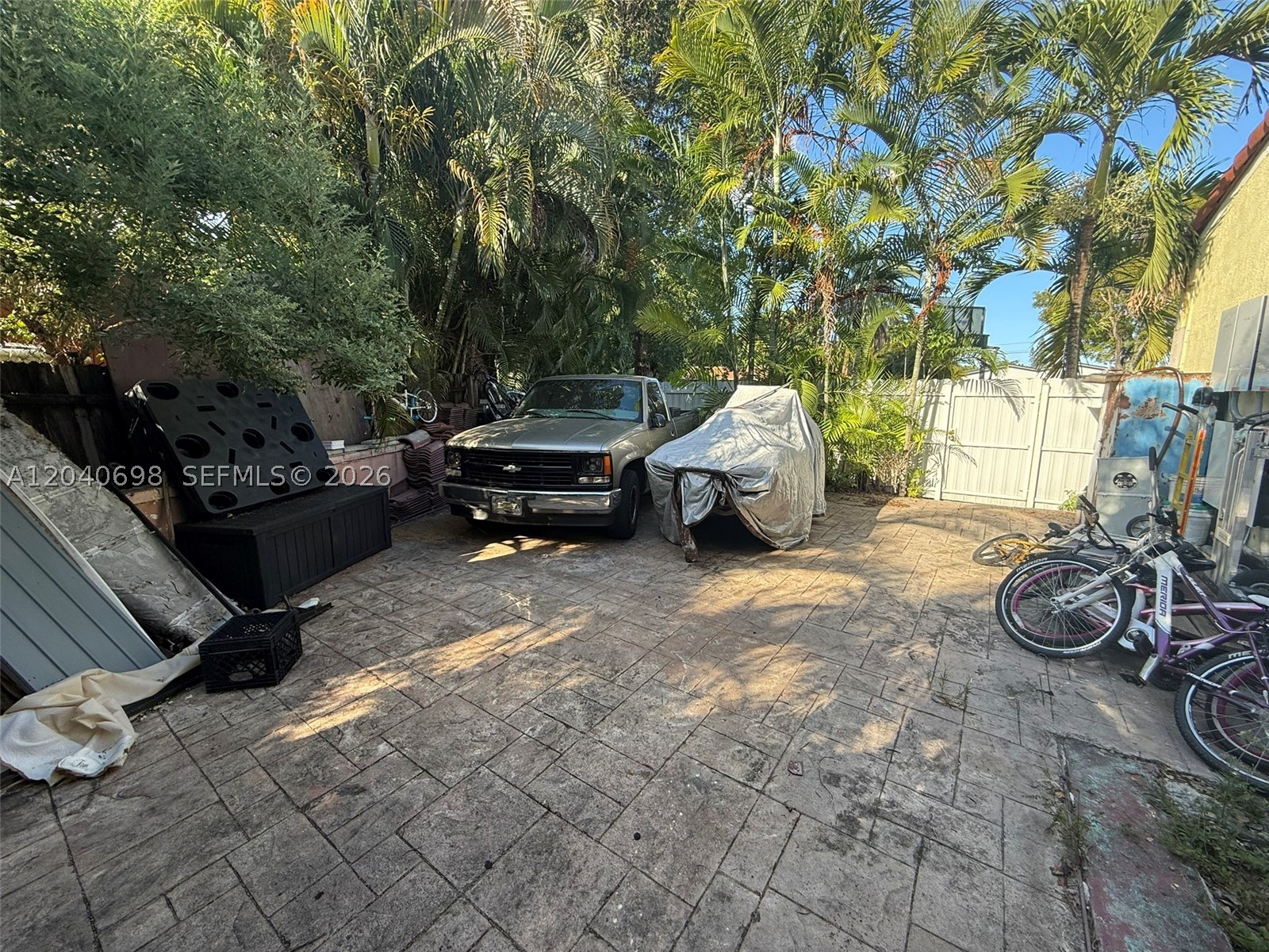 202 To To Lo Chee Dr, Hialeah FL 33010