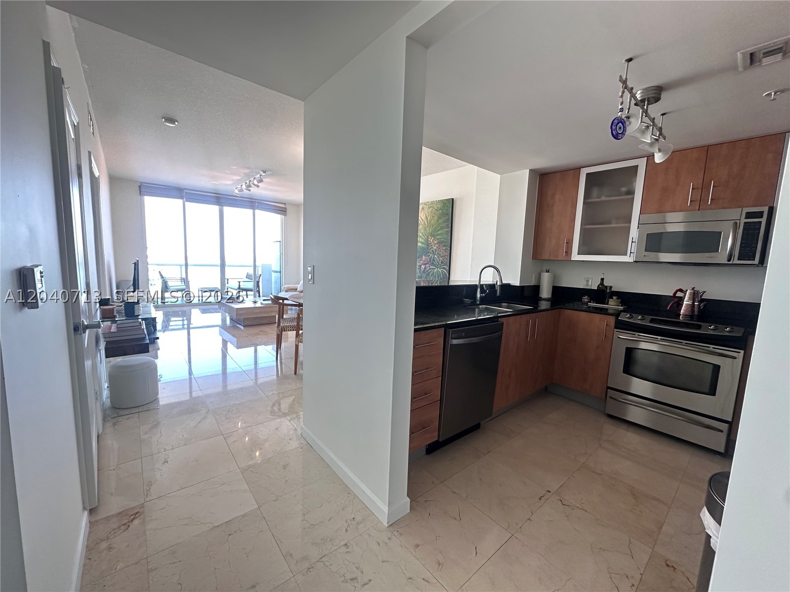 7900 Harbor Island Dr #1424, North Bay Village FL 33141