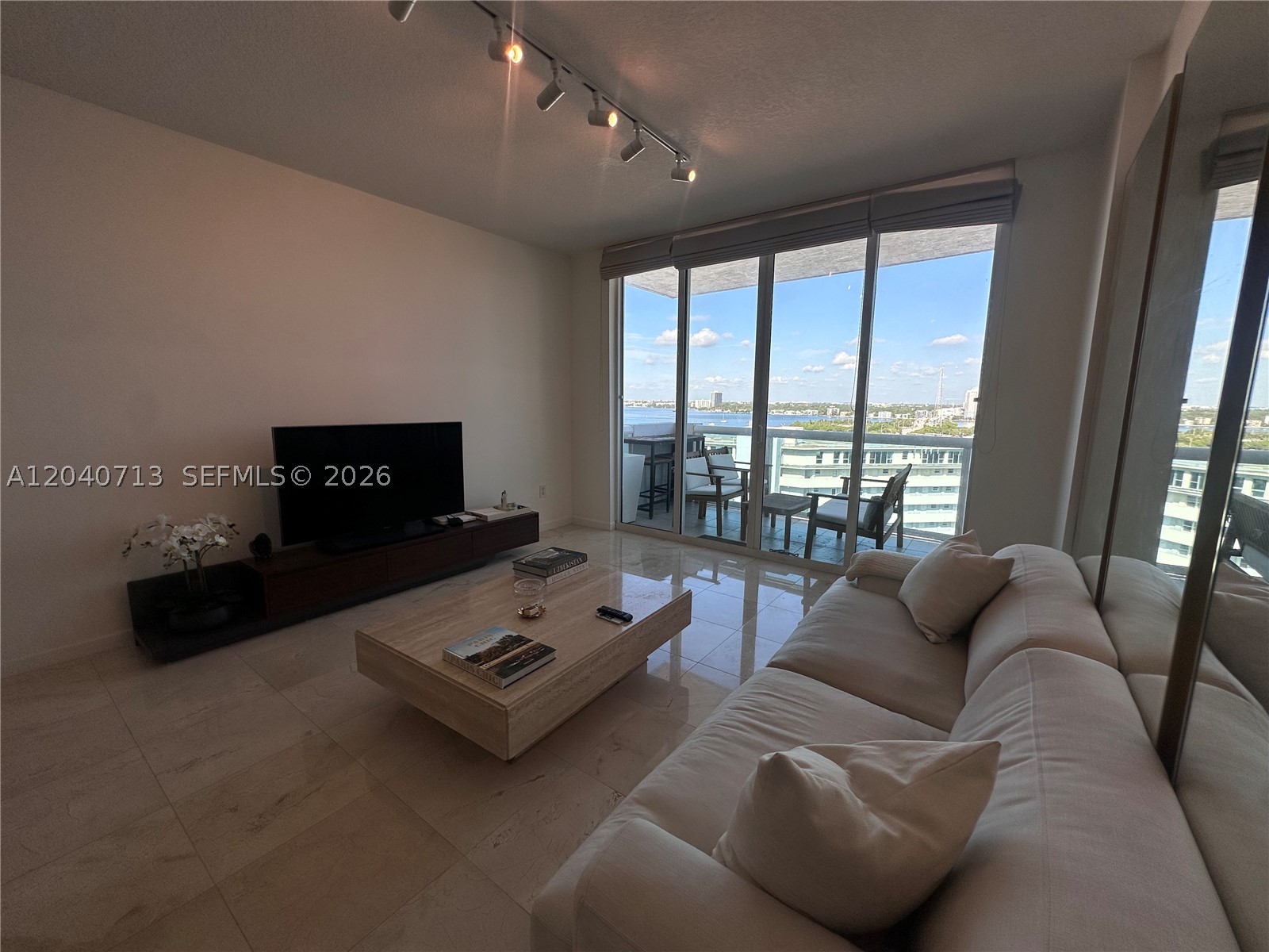 7900 Harbor Island Dr #1424, North Bay Village FL 33141
