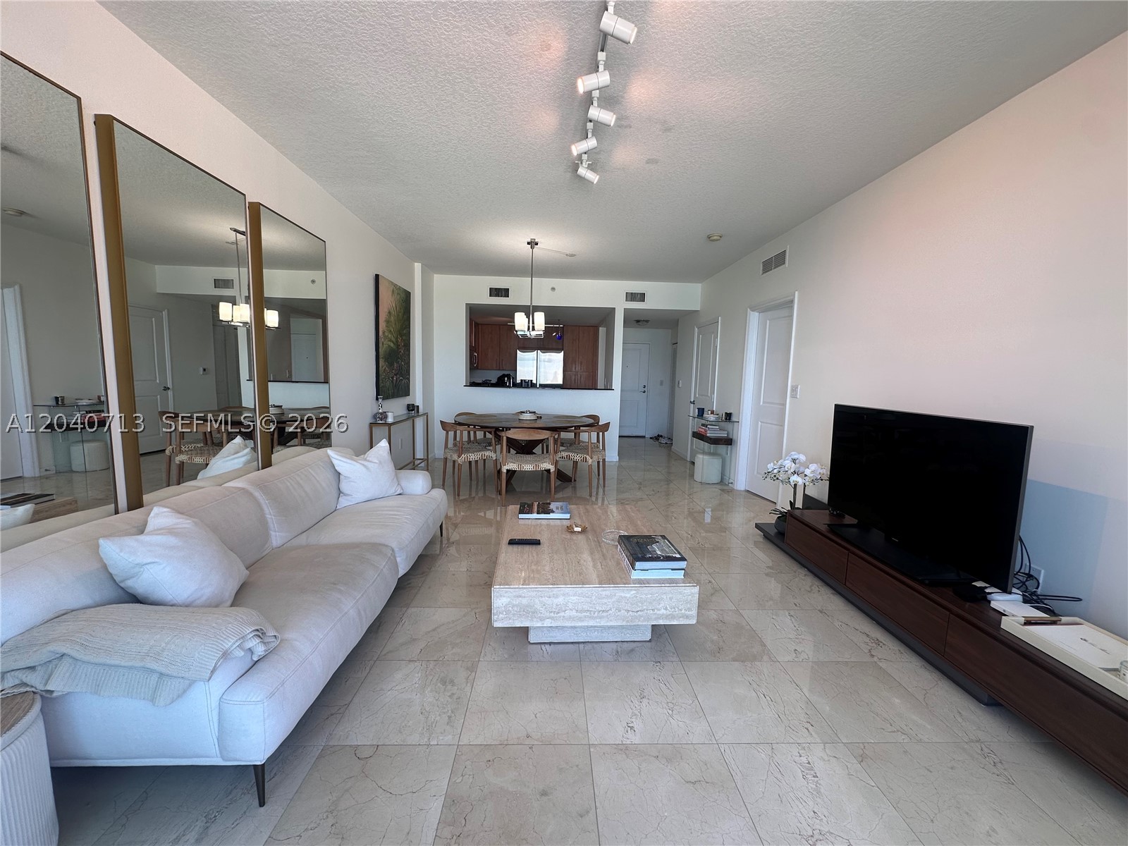 7900 Harbor Island Dr #1424, North Bay Village FL 33141