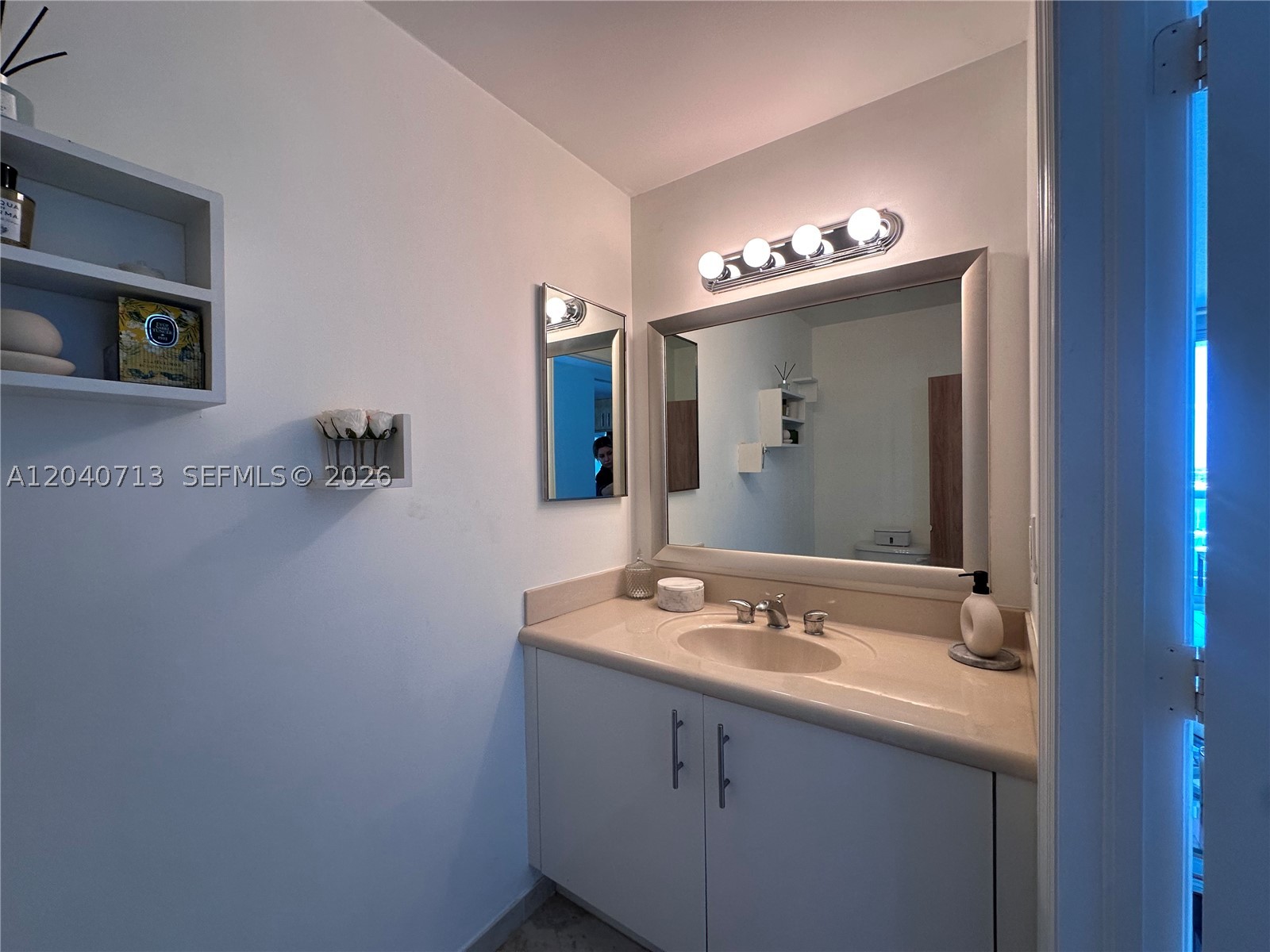 7900 Harbor Island Dr #1424, North Bay Village FL 33141