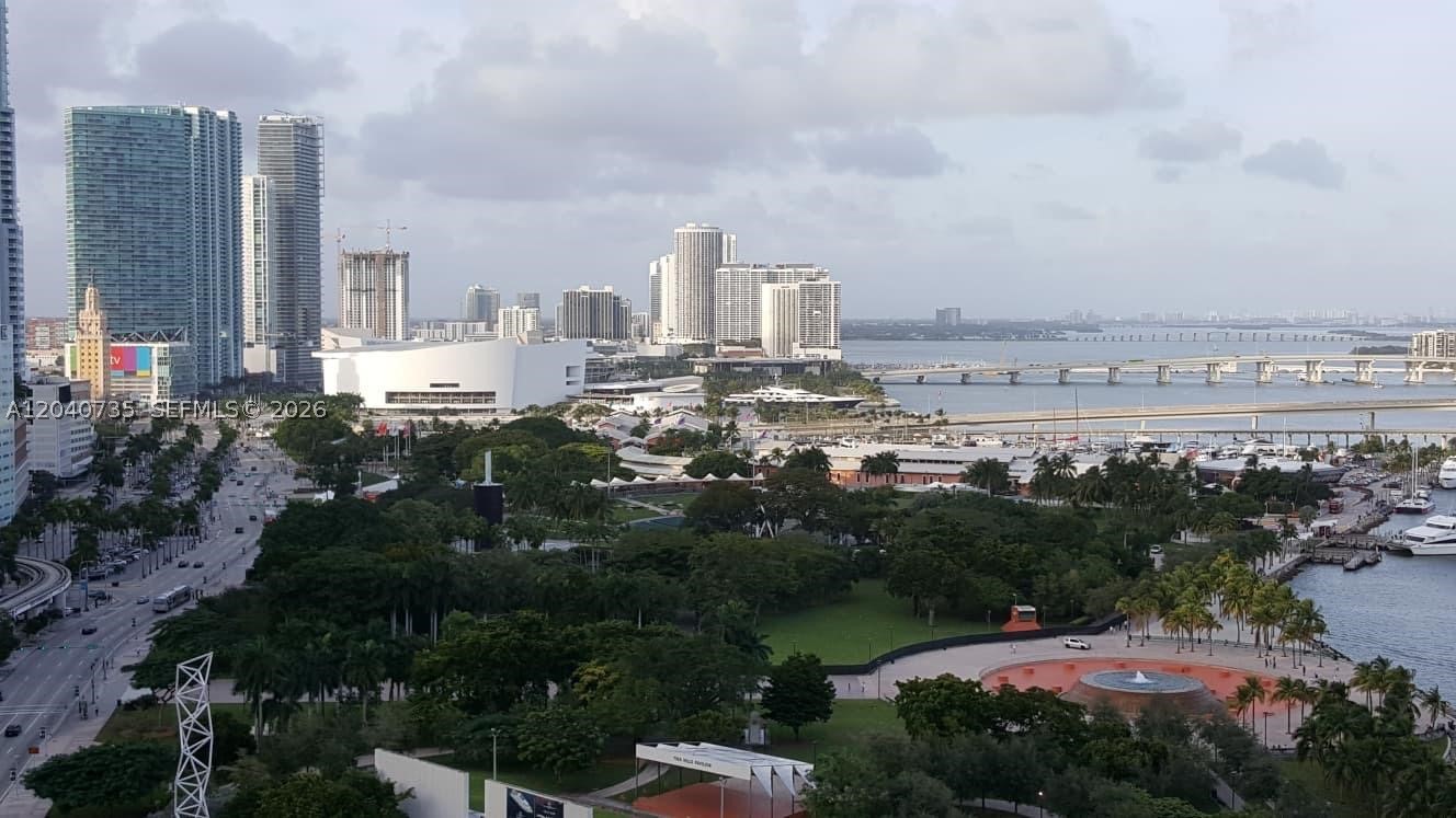 335 S Biscayne Blvd #2202, Miami FL 33131