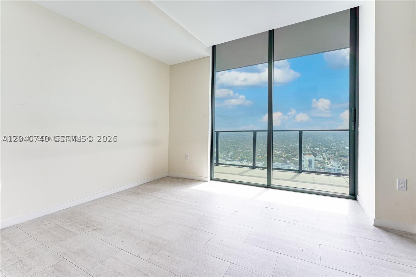 1000 Brickell Plz #4906, Miami FL 33131