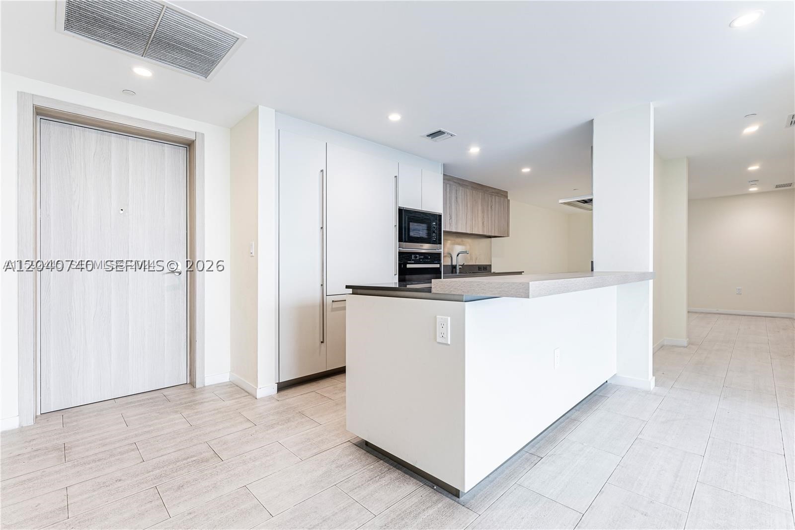 1000 Brickell Plz #4906, Miami FL 33131
