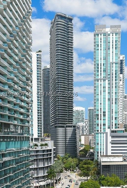 1000 Brickell Plz #4906, Miami FL 33131