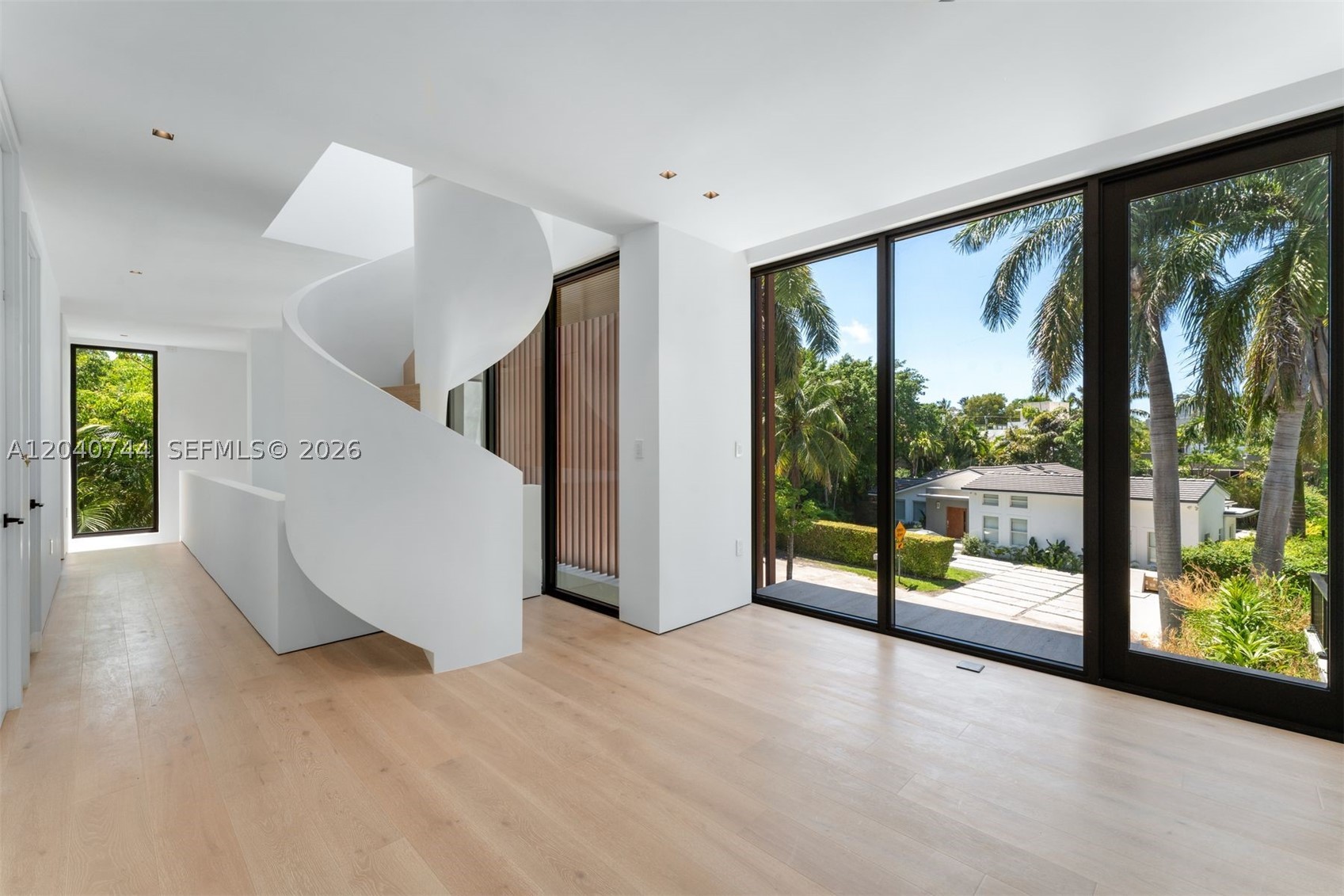 165 Hampton Ln, Key Biscayne FL 33149