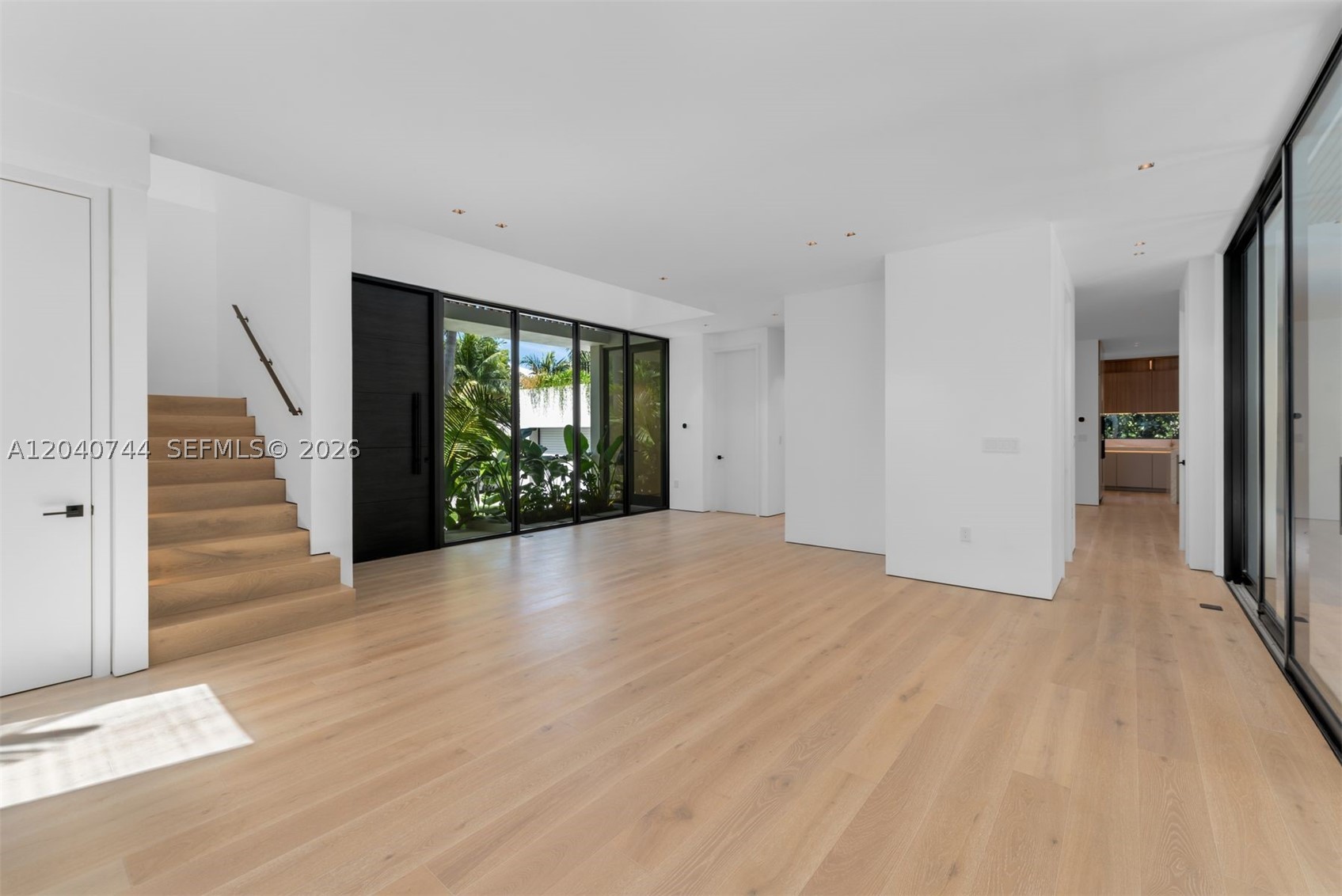 165 Hampton Ln, Key Biscayne FL 33149