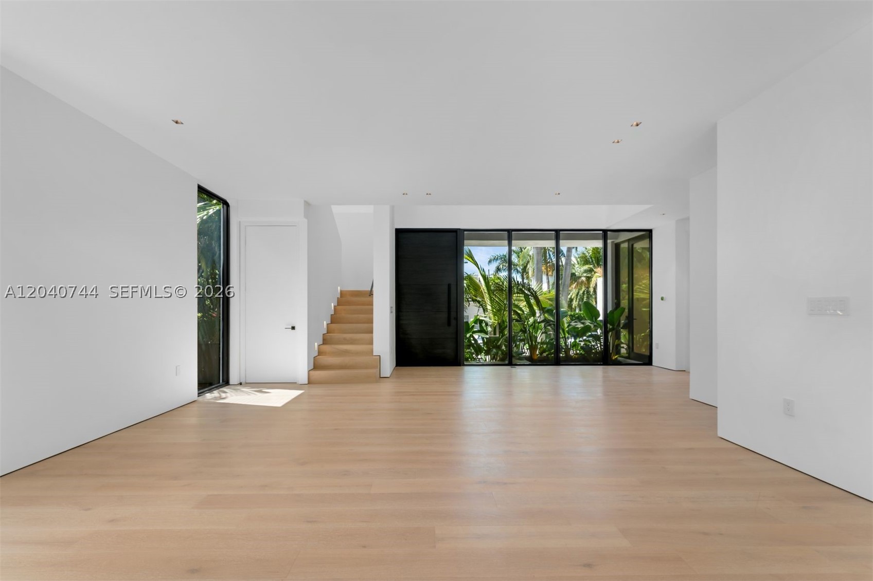 165 Hampton Ln, Key Biscayne FL 33149