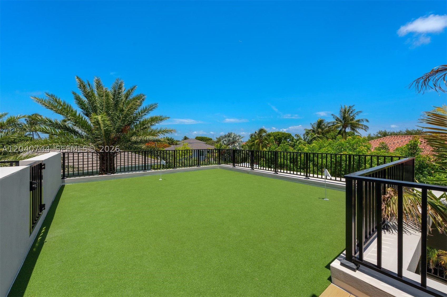 165 Hampton Ln, Key Biscayne FL 33149