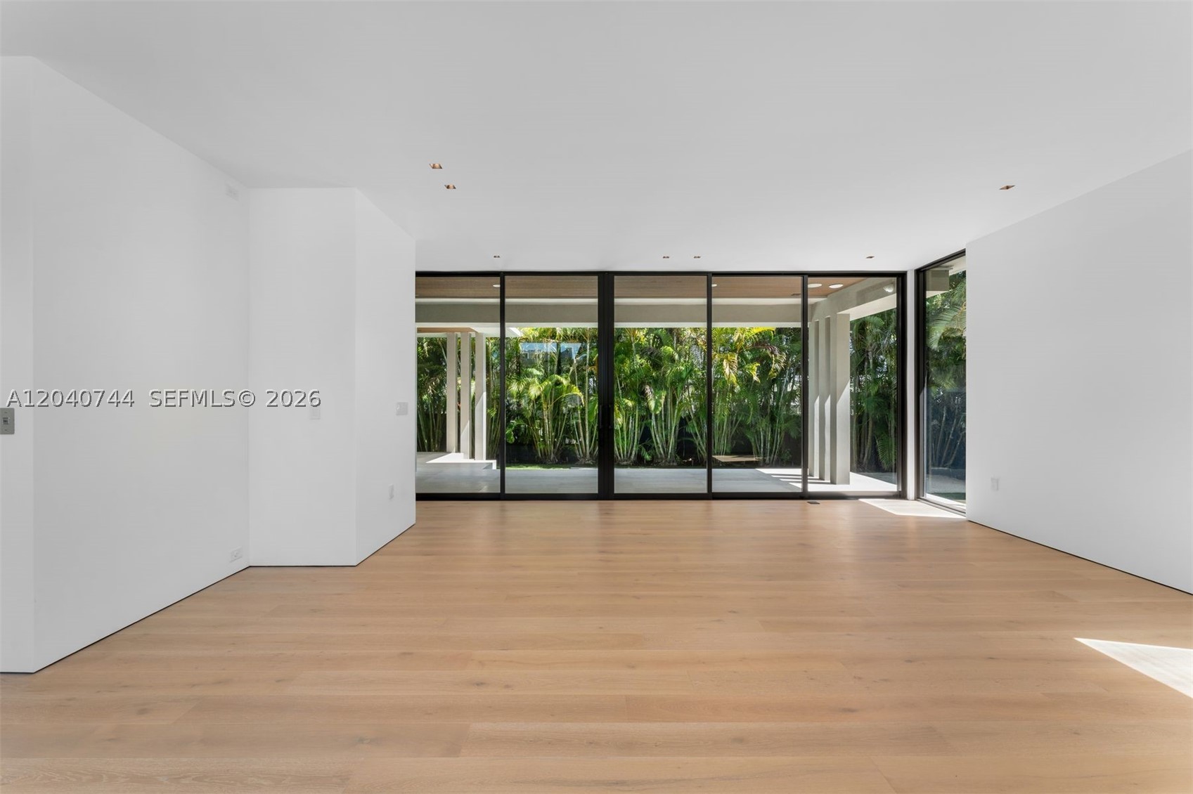 165 Hampton Ln, Key Biscayne FL 33149