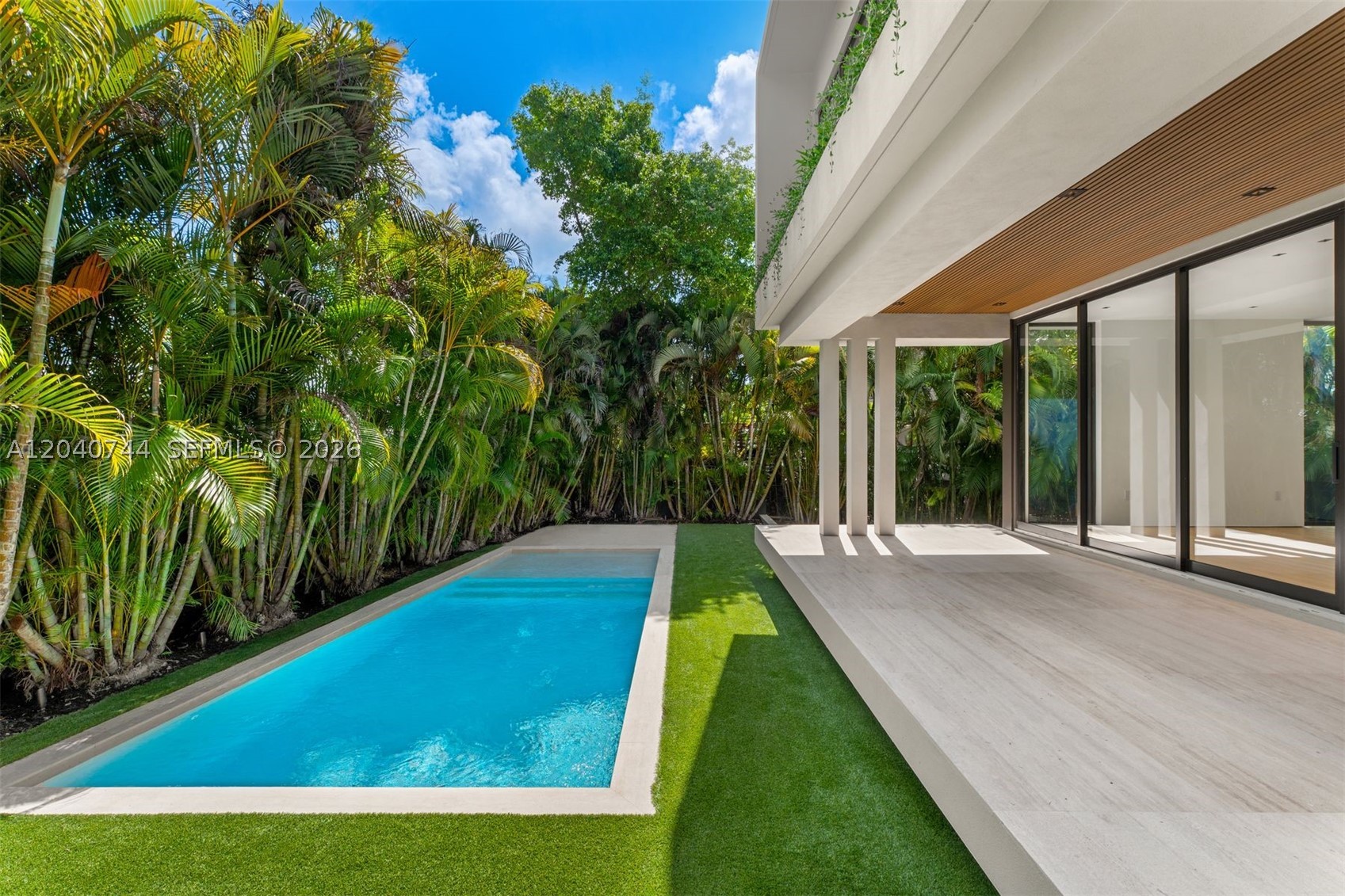 165 Hampton Ln, Key Biscayne FL 33149
