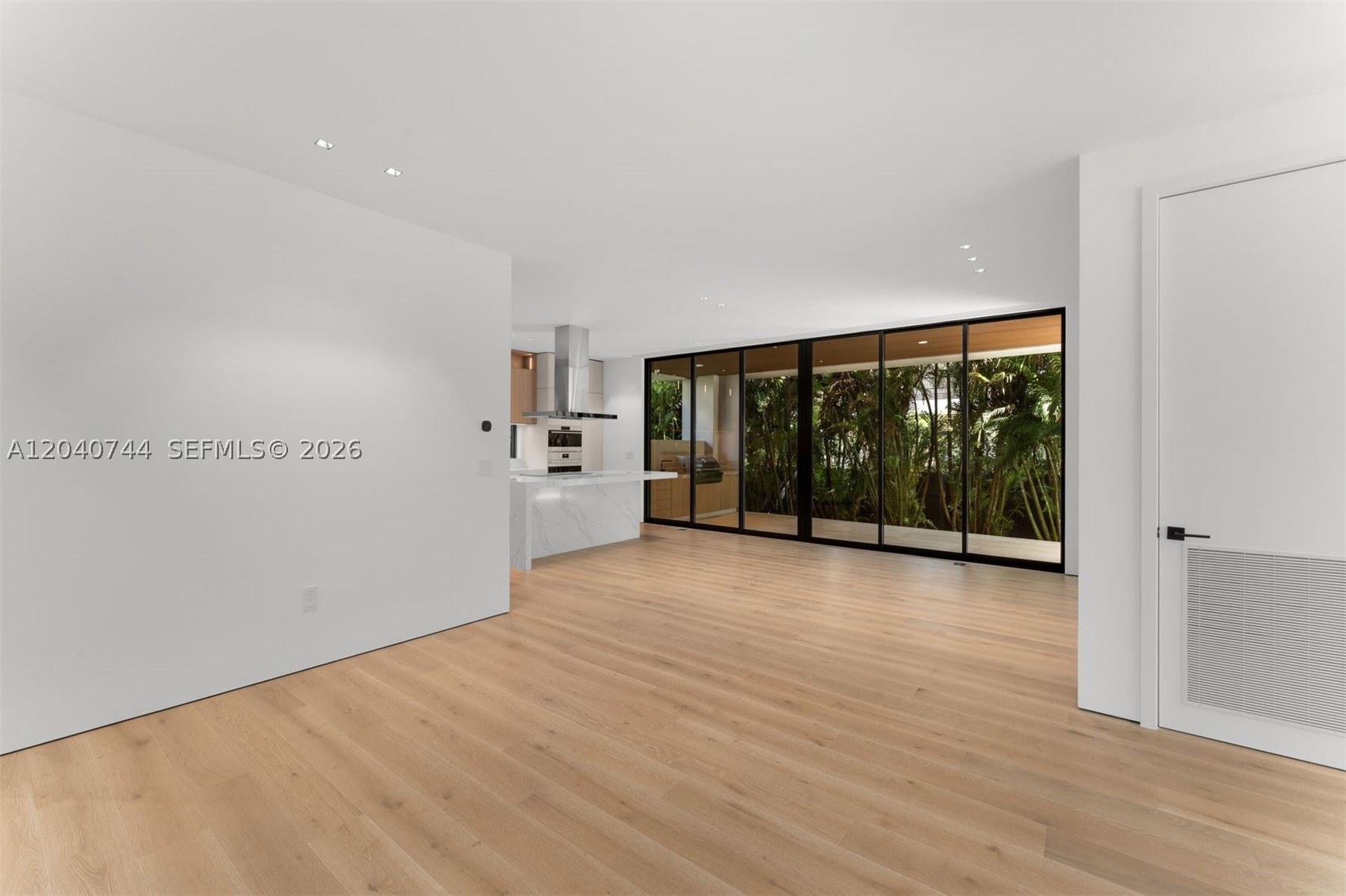 165 Hampton Ln, Key Biscayne FL 33149