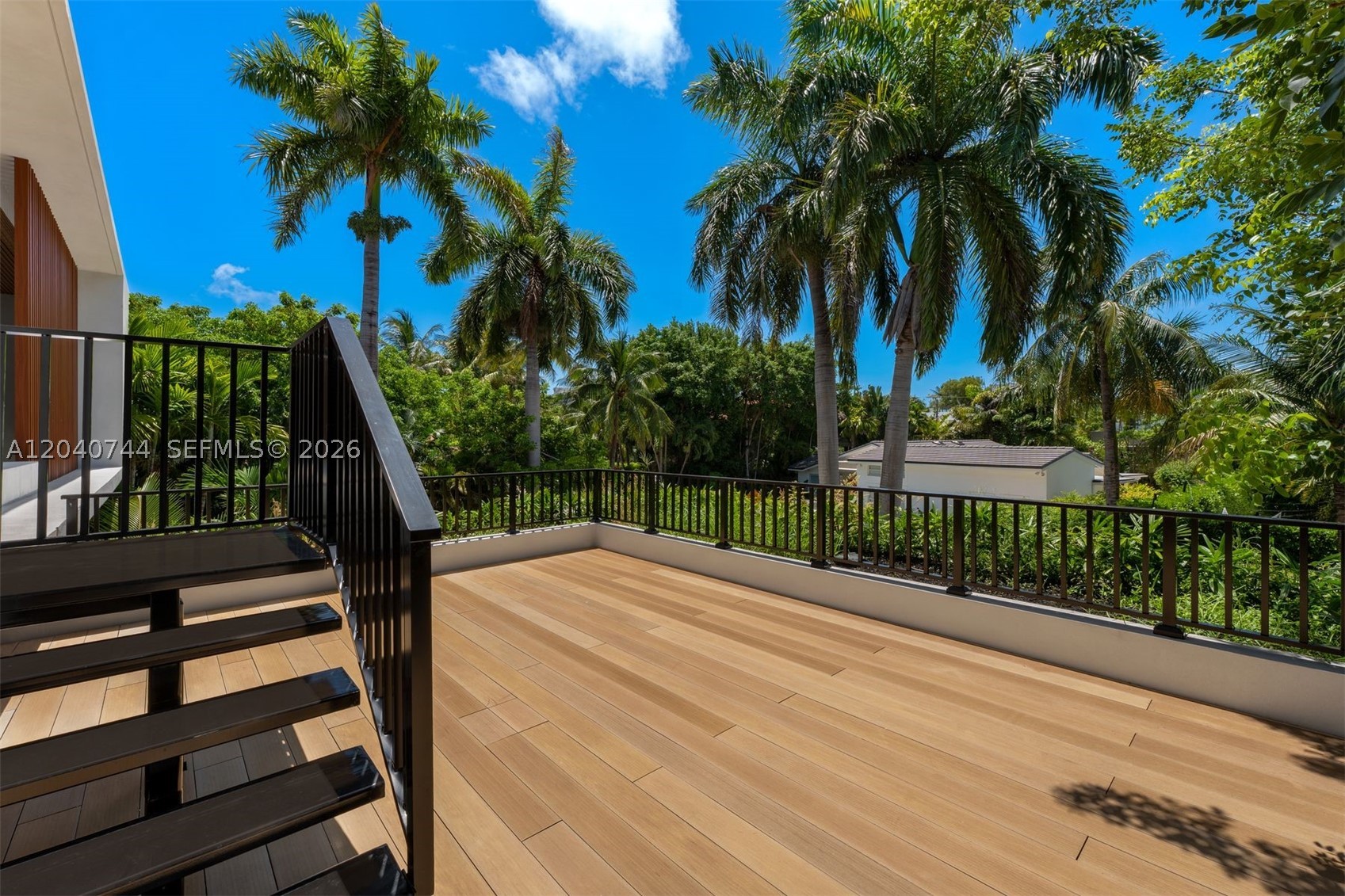 165 Hampton Ln, Key Biscayne FL 33149