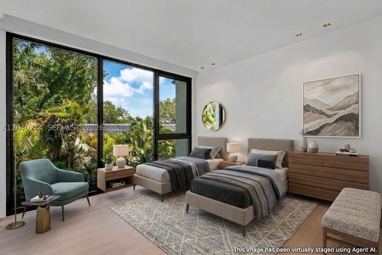 165 Hampton Ln, Key Biscayne FL 33149