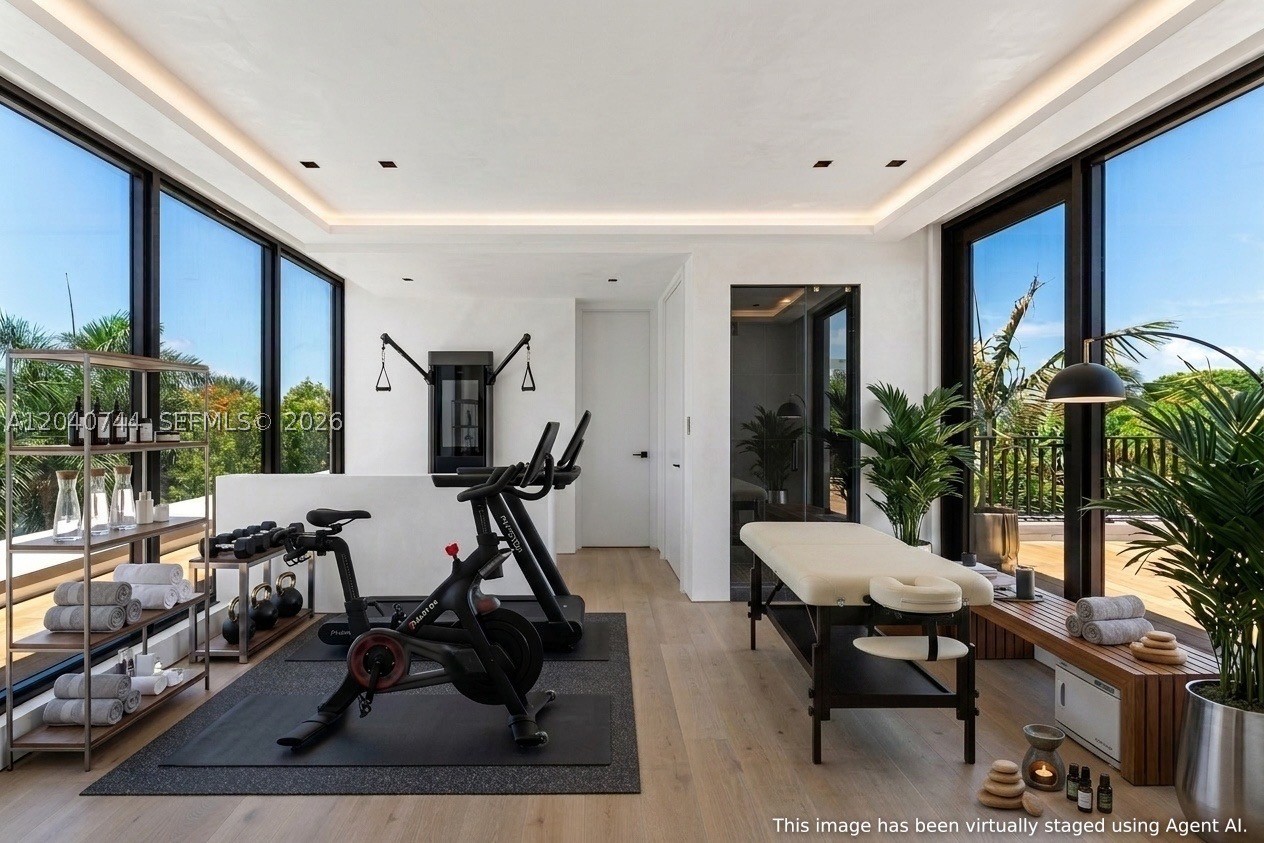 165 Hampton Ln, Key Biscayne FL 33149