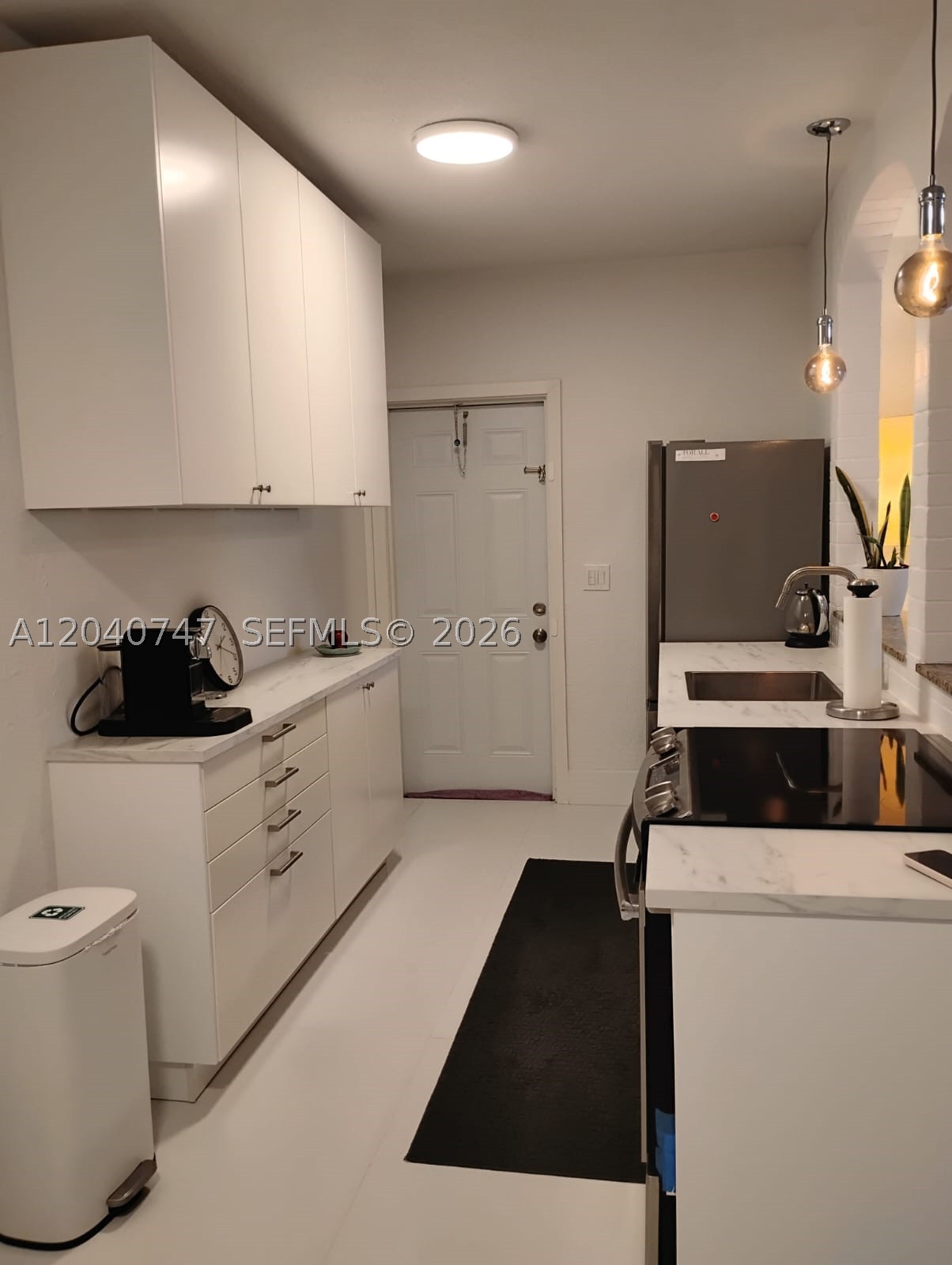 Hollywood FL 33019 - A12040747