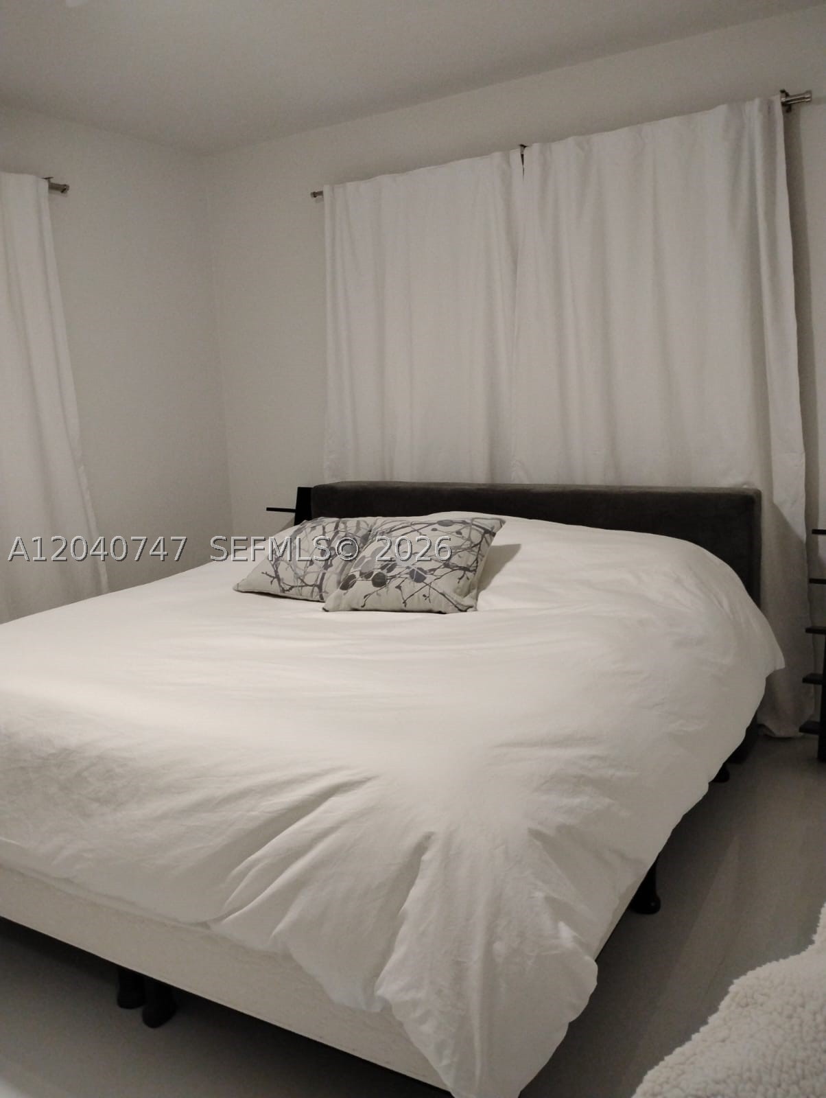 Hollywood FL 33019 - A12040747