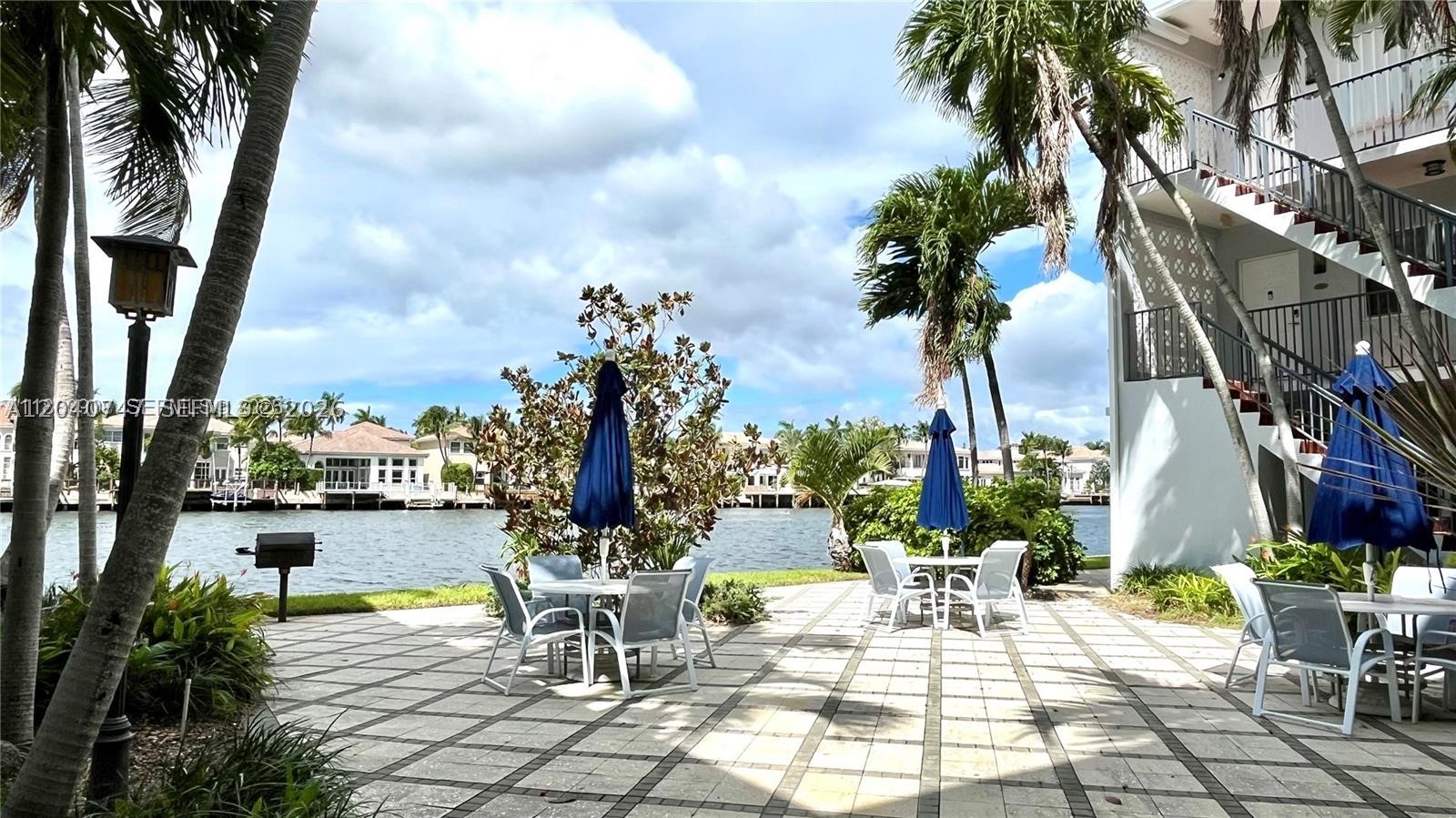 Hollywood FL 33019 - A12040747