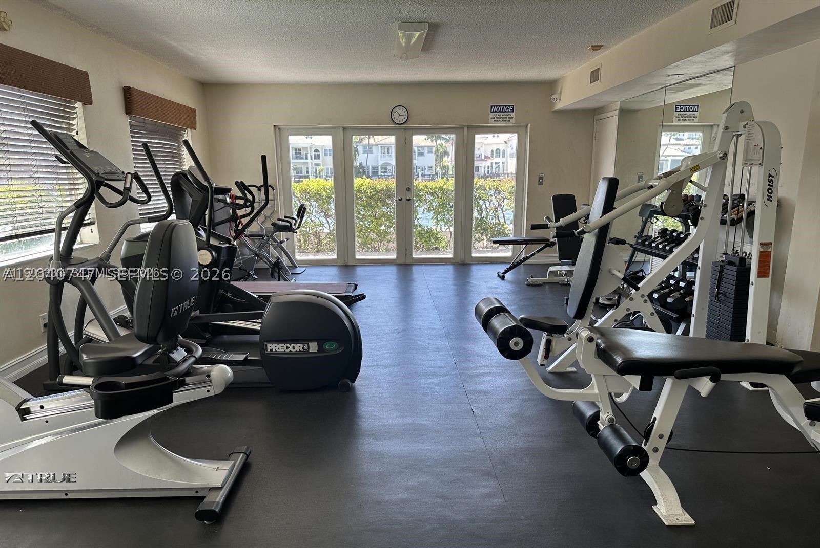 Hollywood FL 33019 - A12040747